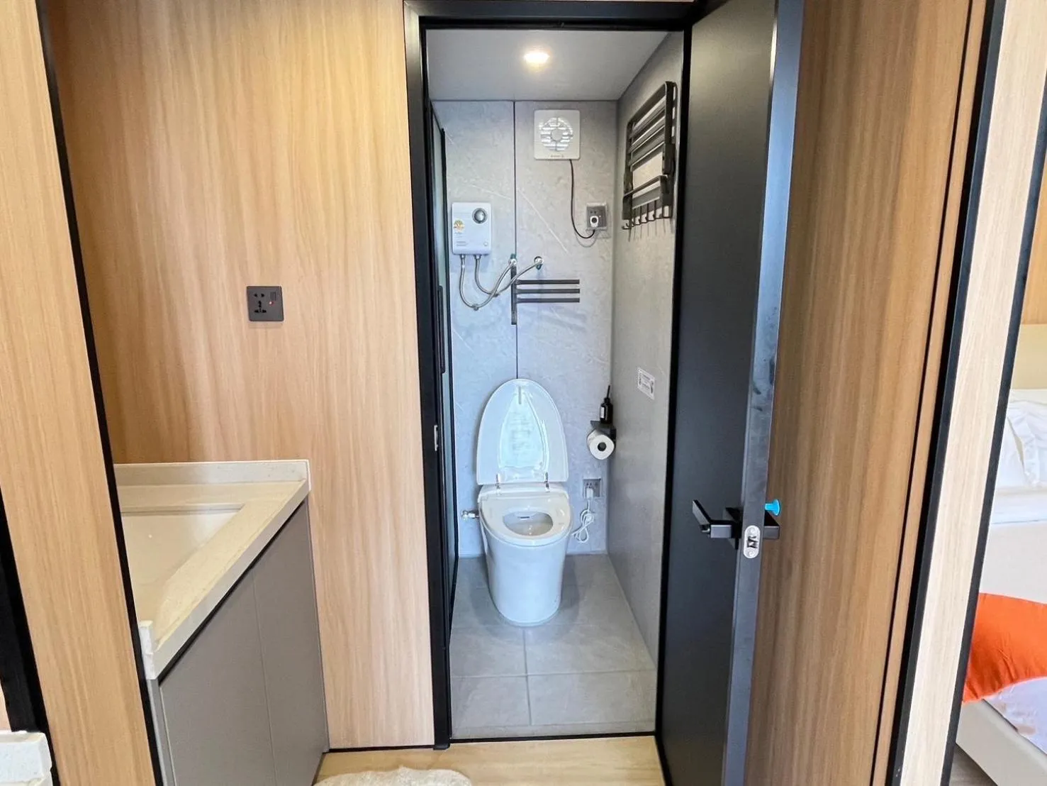 Toilet in Space House Hotel Phuket