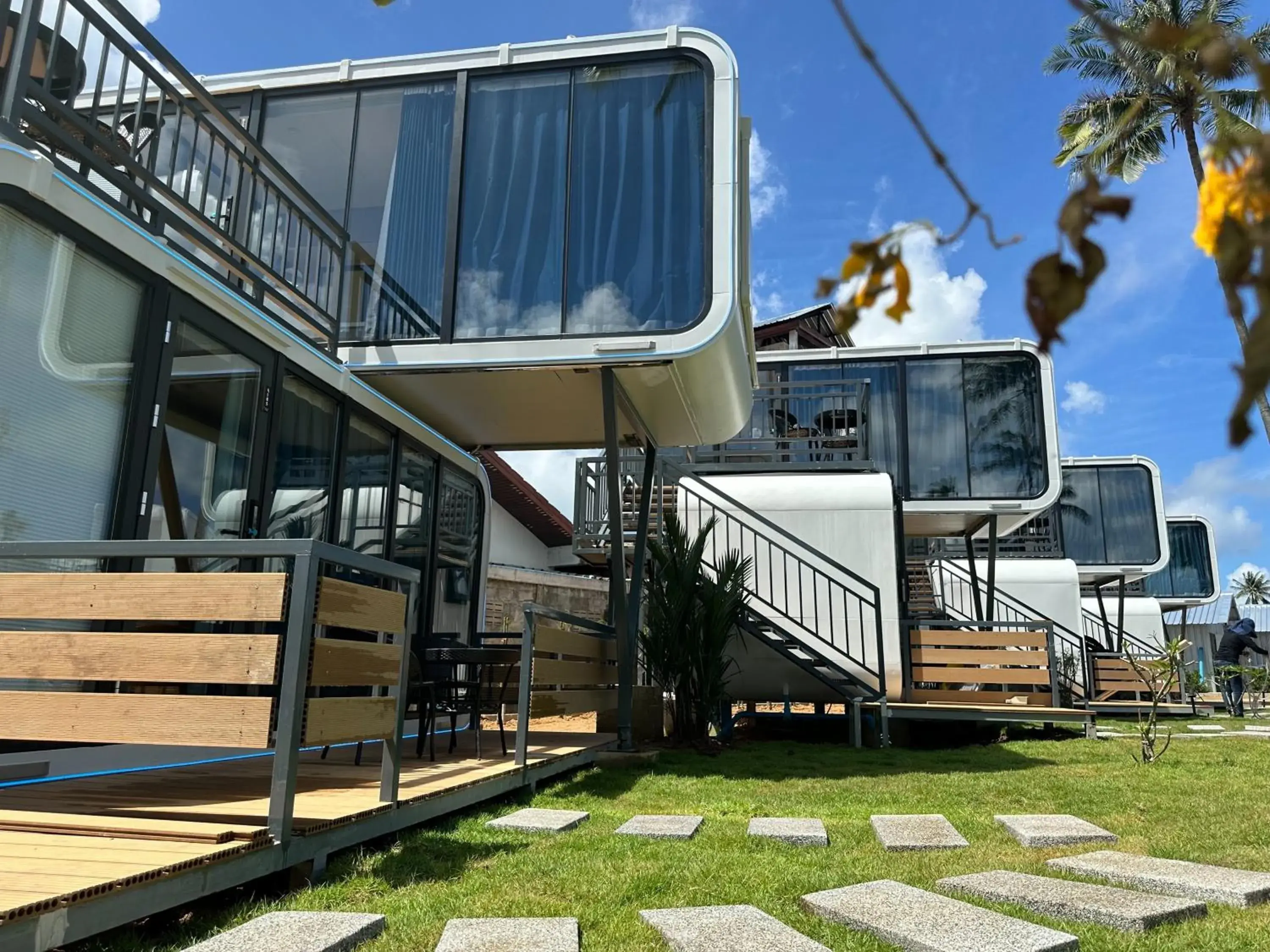 Property building in Space House Hotel Phuket Property building in Space House Hotel Phuket