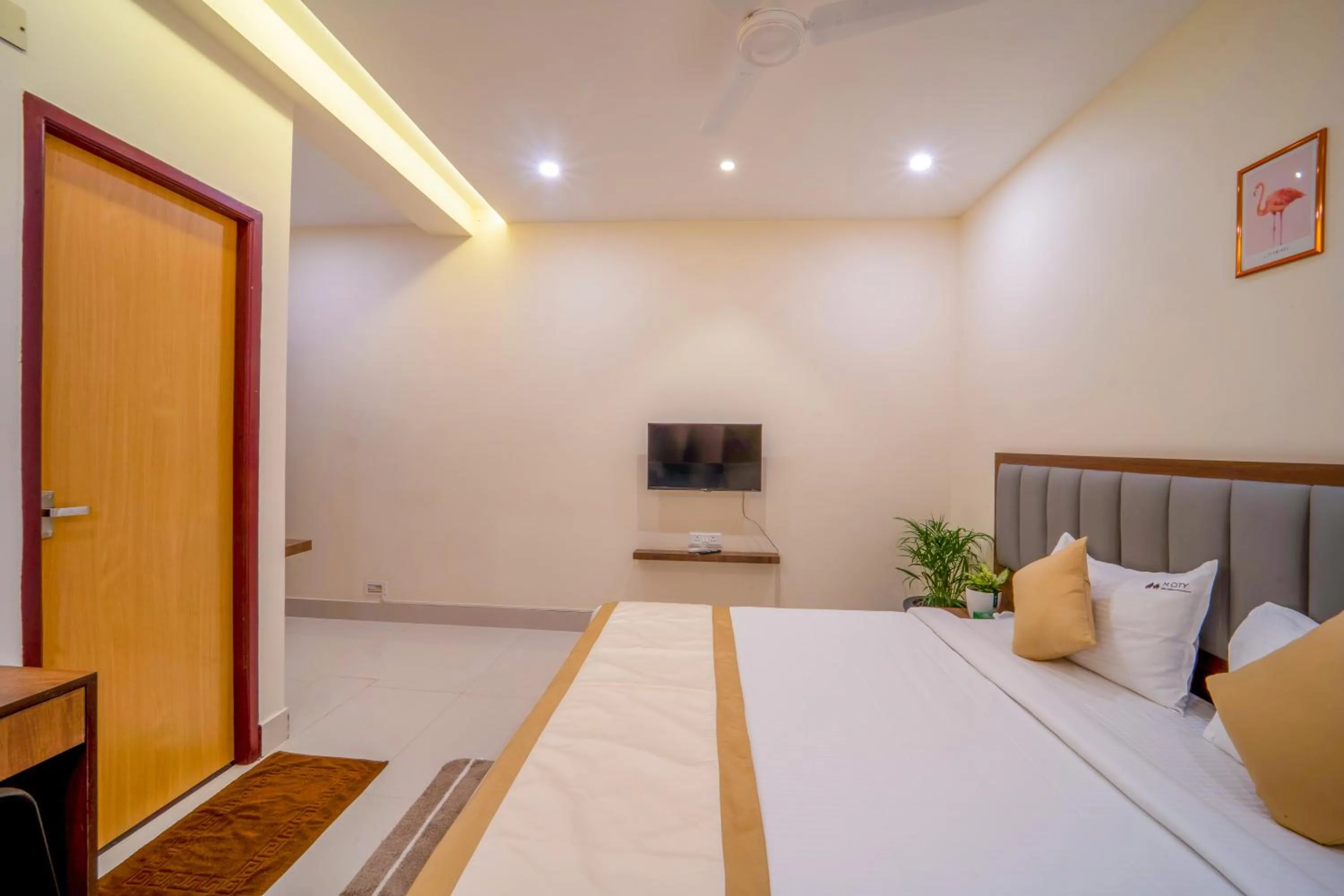 Bedroom, Bed in Mcity Elite Suites