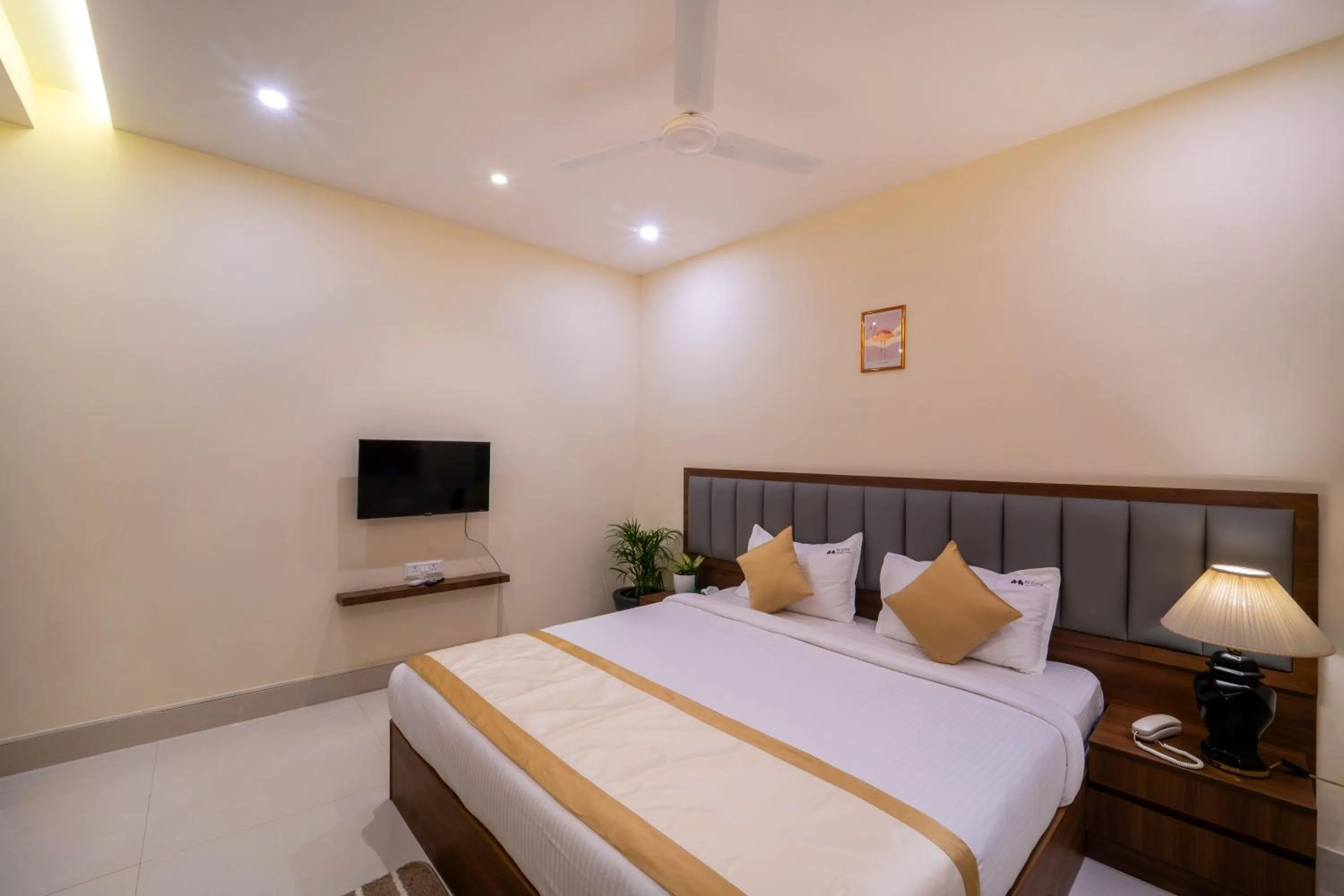 Bedroom, Bed in Mcity Elite Suites