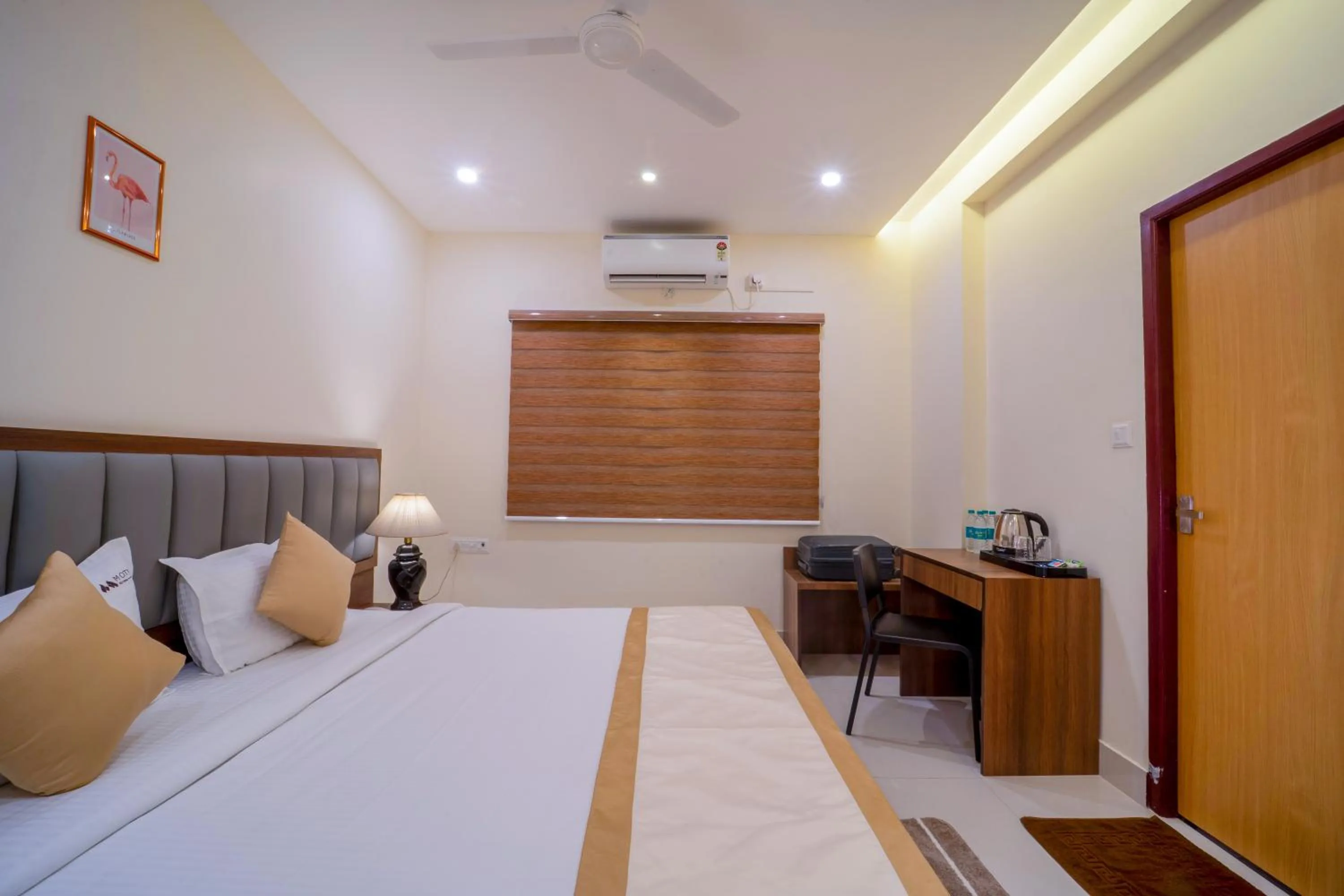 Bedroom, Bed in Mcity Elite Suites