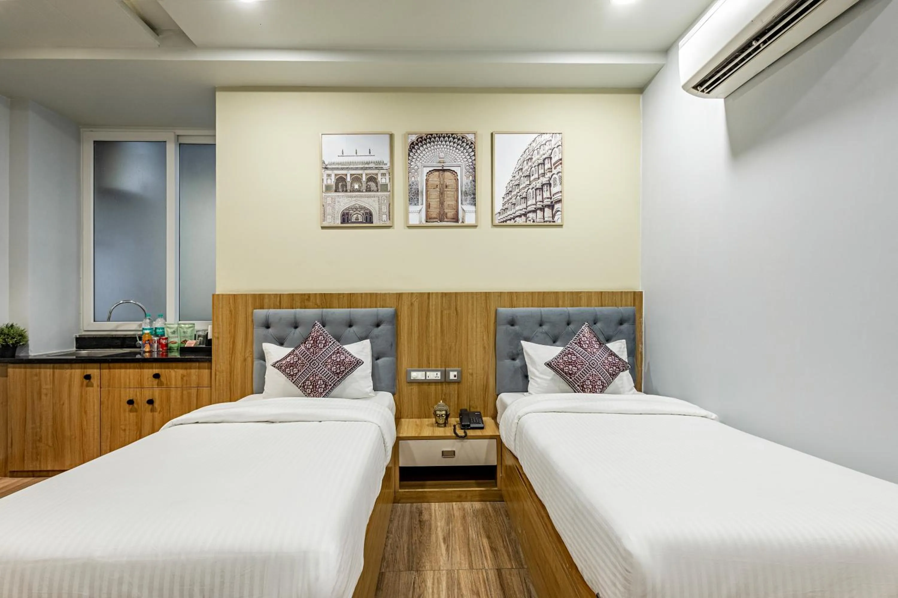 Bed in Wandr Hotel Medicity Gurugram, Near Medanta Hospital