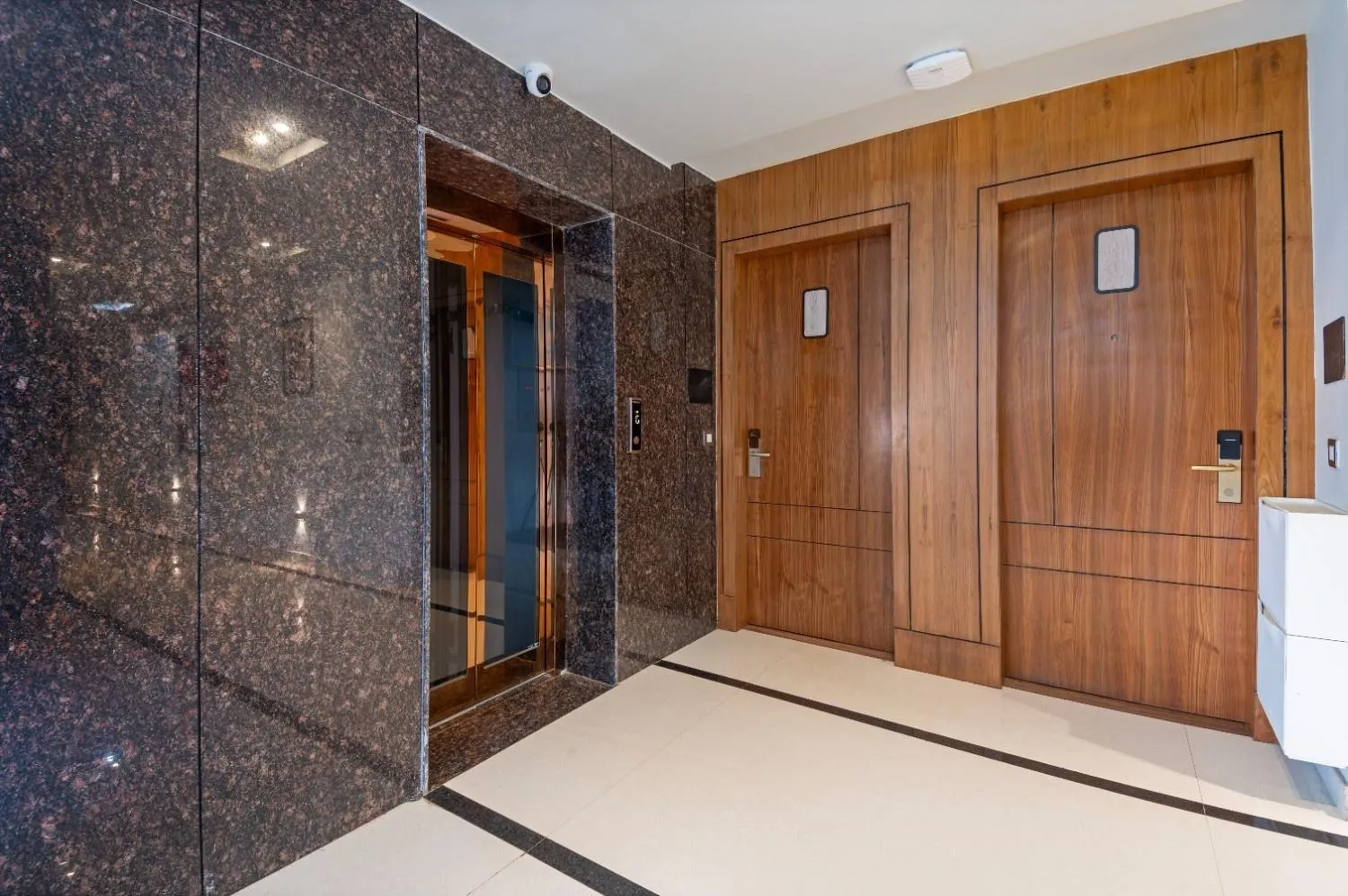 Lobby or reception in Wandr Hotel Medicity Gurugram, Near Medanta Hospital