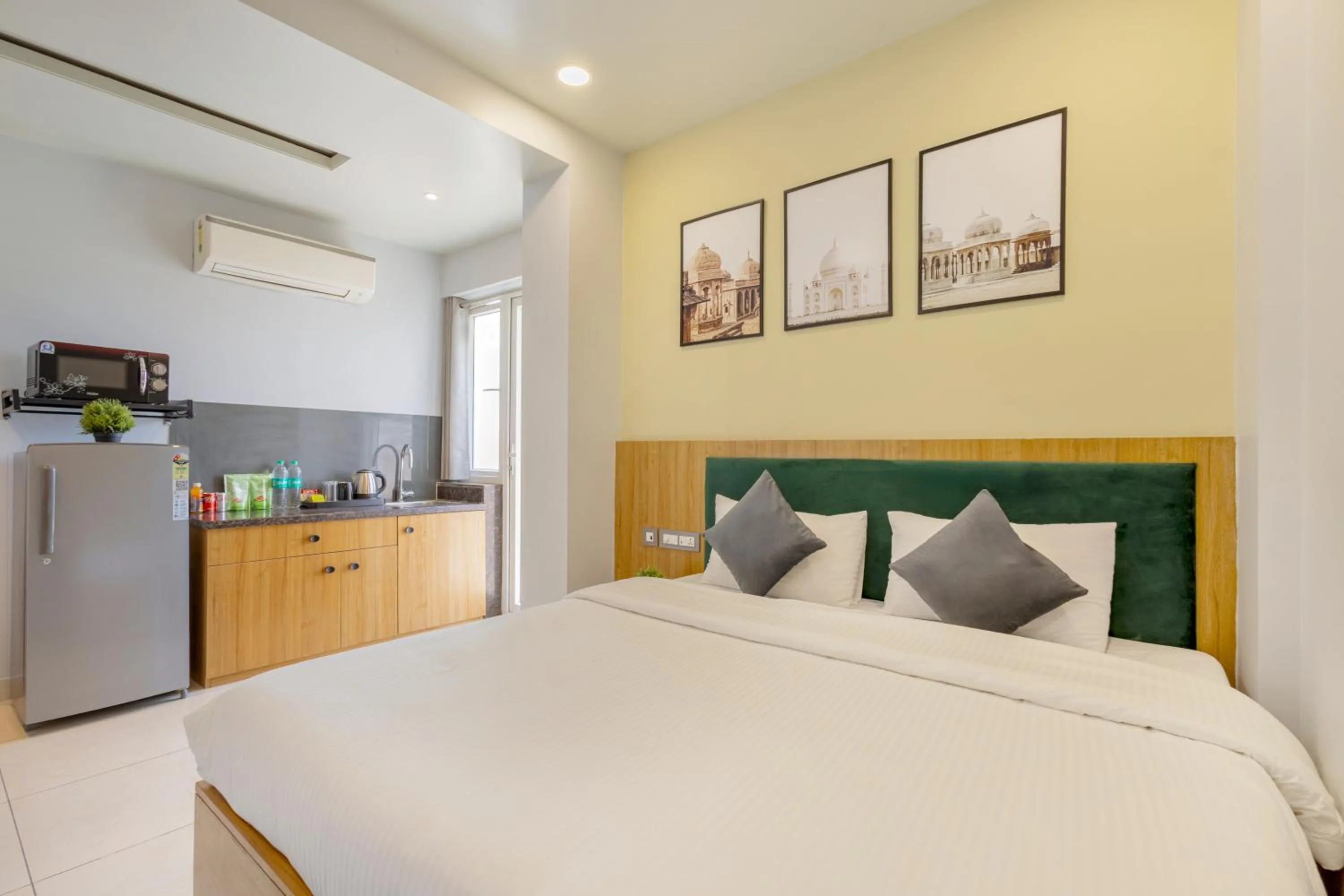 Bed in Wandr Hotel Medicity Gurugram, Near Medanta Hospital