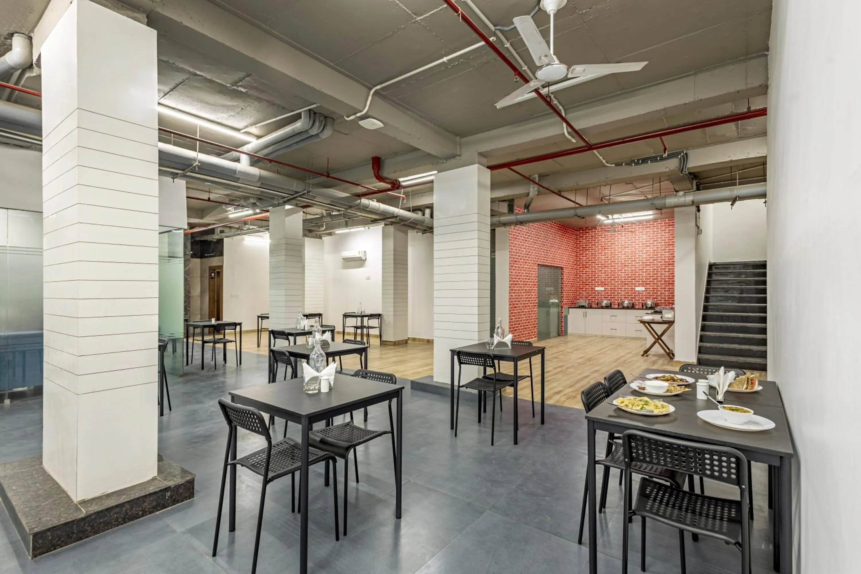 Restaurant/places to eat in Wandr Hotel Medicity Gurugram, Near Medanta Hospital