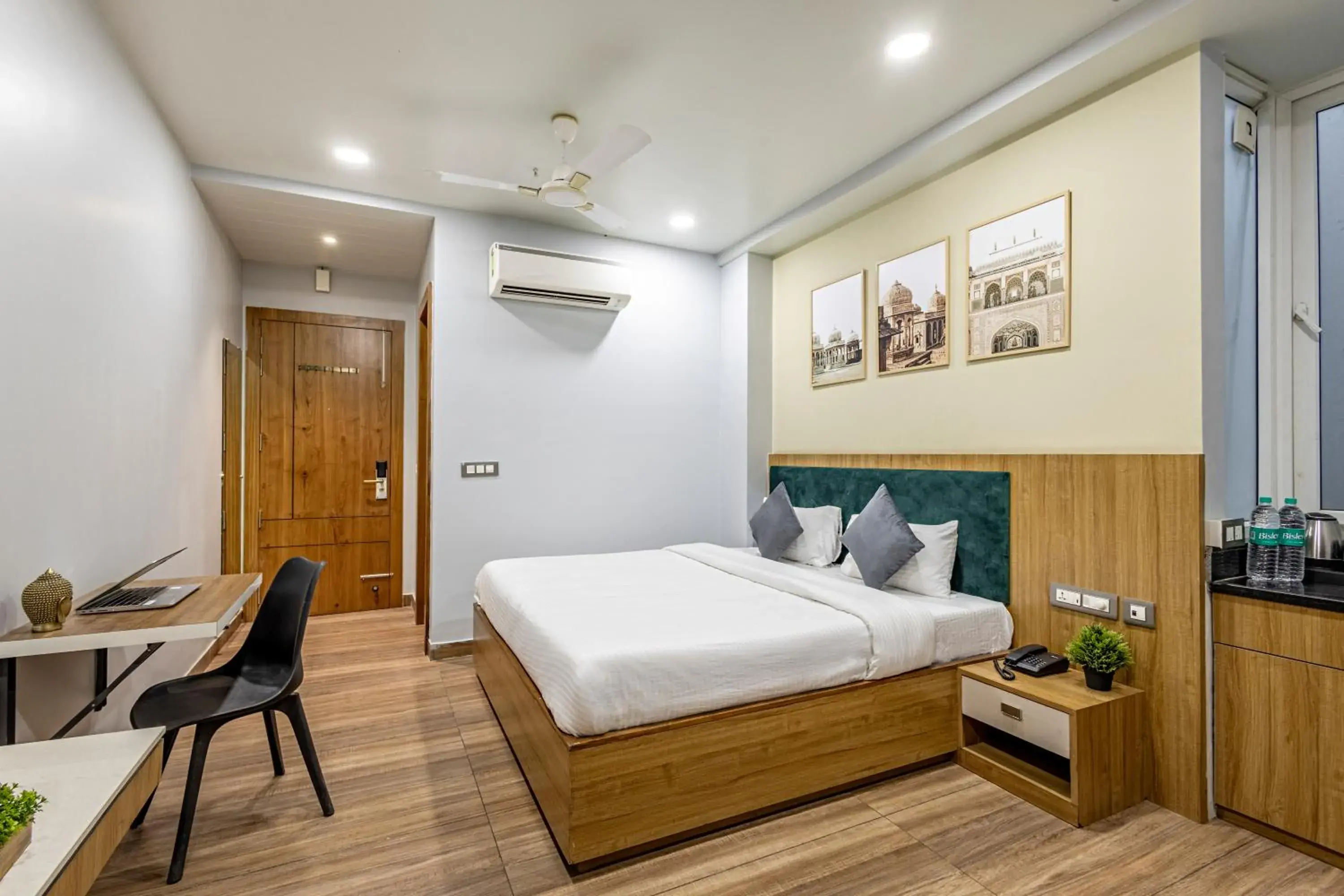 Standard Double Room in Wandr Hotel Medicity Gurugram, Near Medanta Hospital Standard Double Room in Wandr Hotel Medicity Gurugram, Near Medanta Hospital