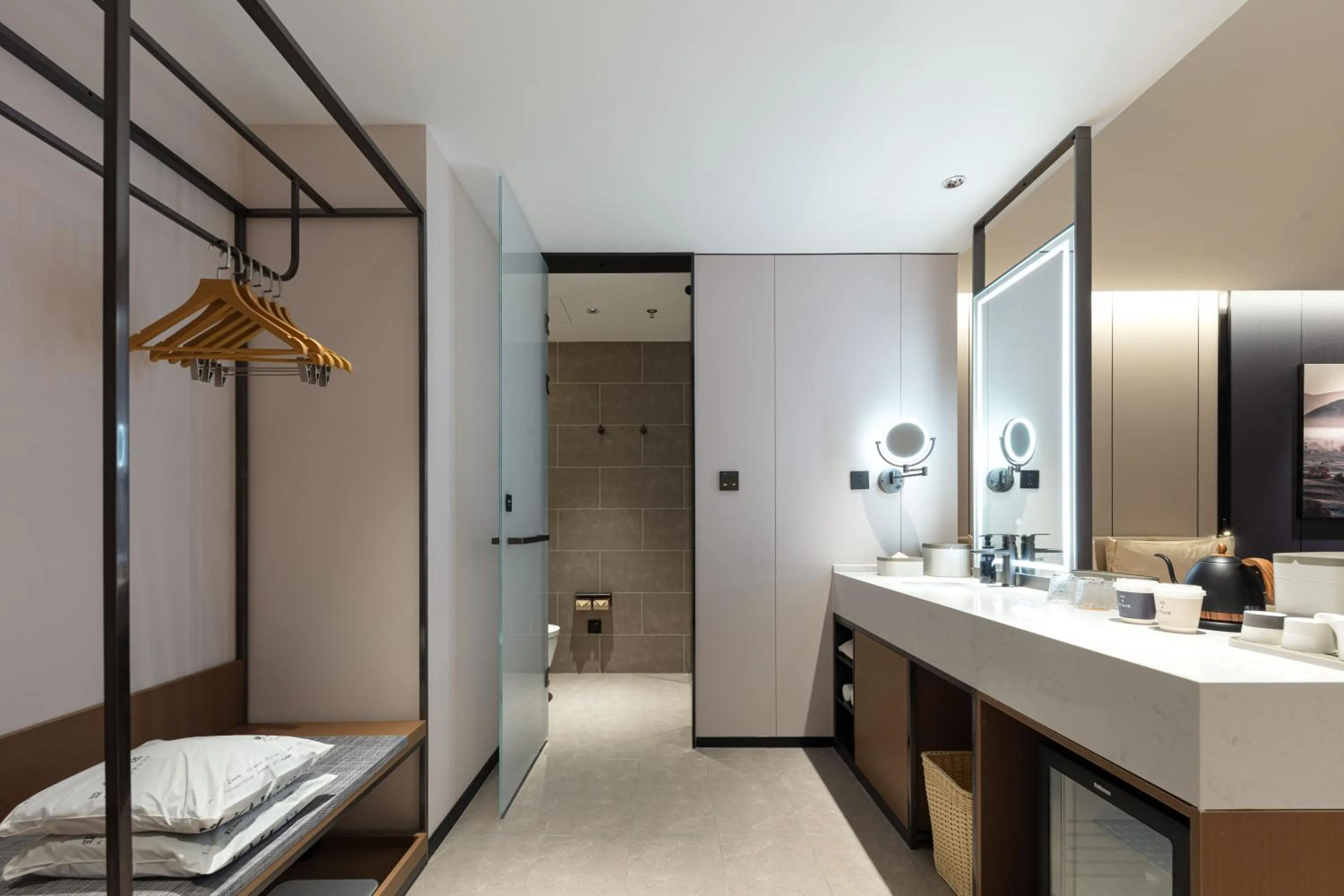 Bed in Atour Hotel Hangzhou Xiaoshan Kaiyuan Plaza