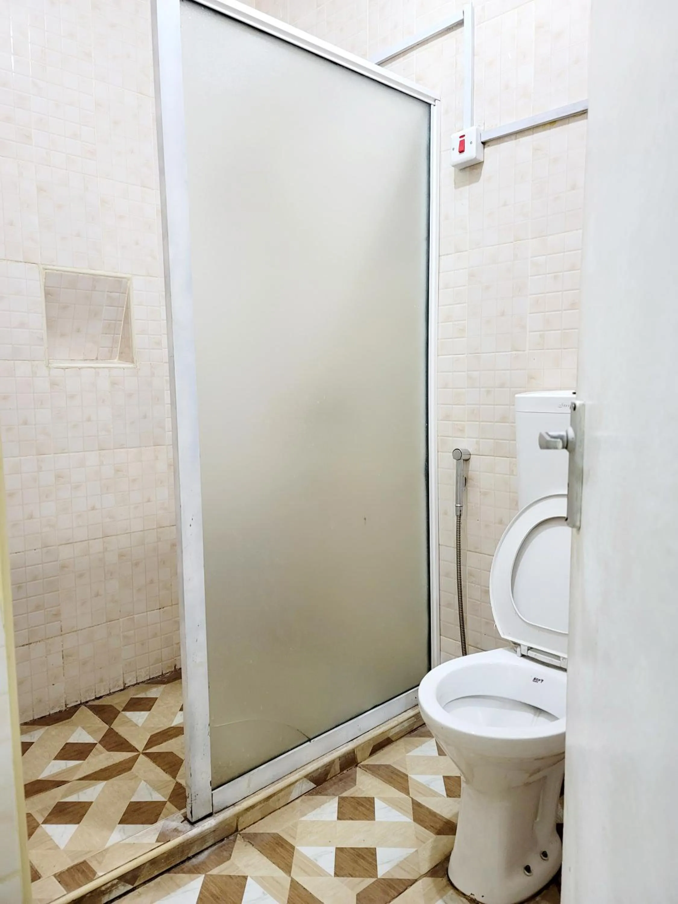 Shower in Nairobi Glory Palace Hotel