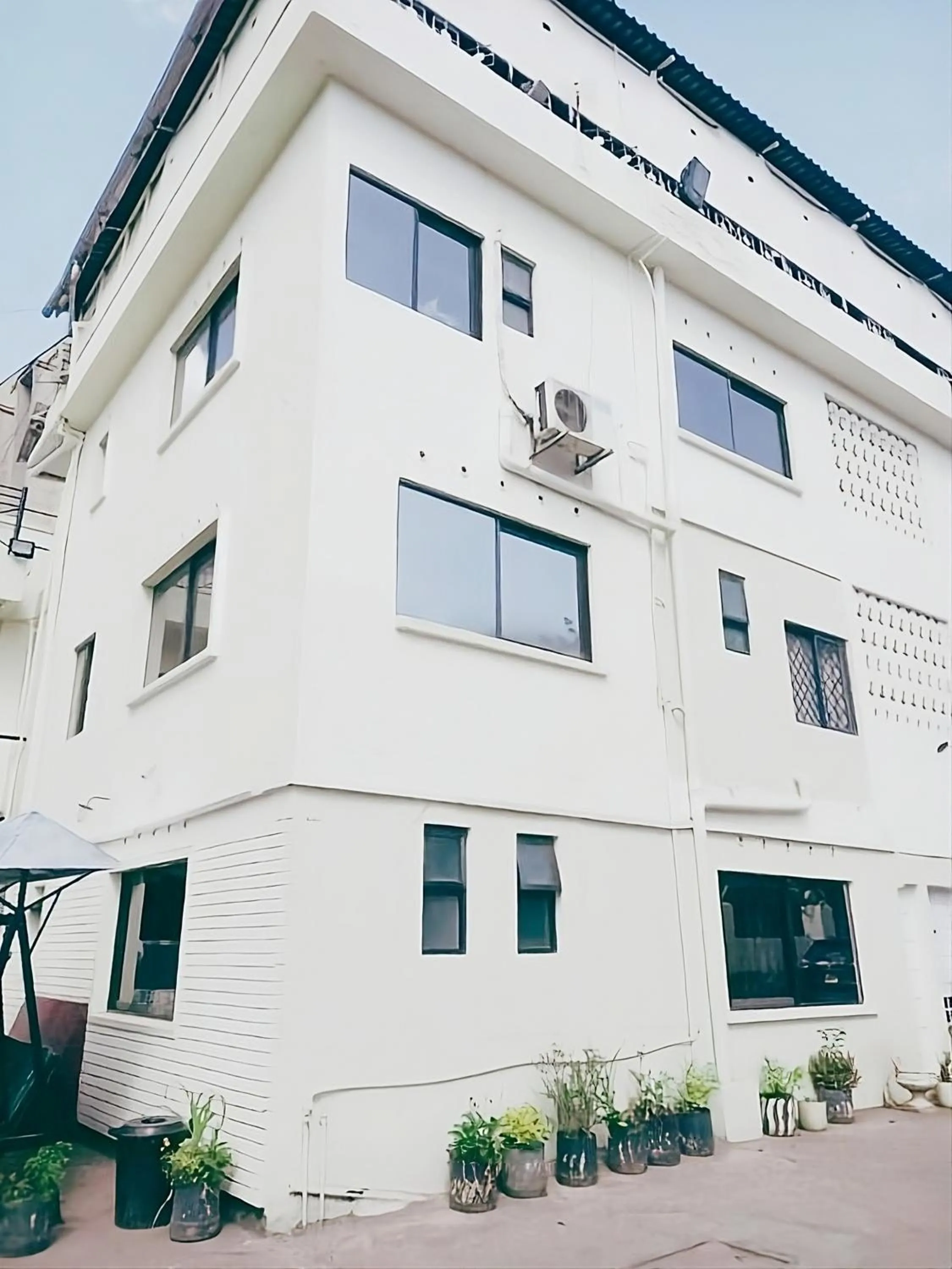 Property building in Nairobi Glory Palace Hotel