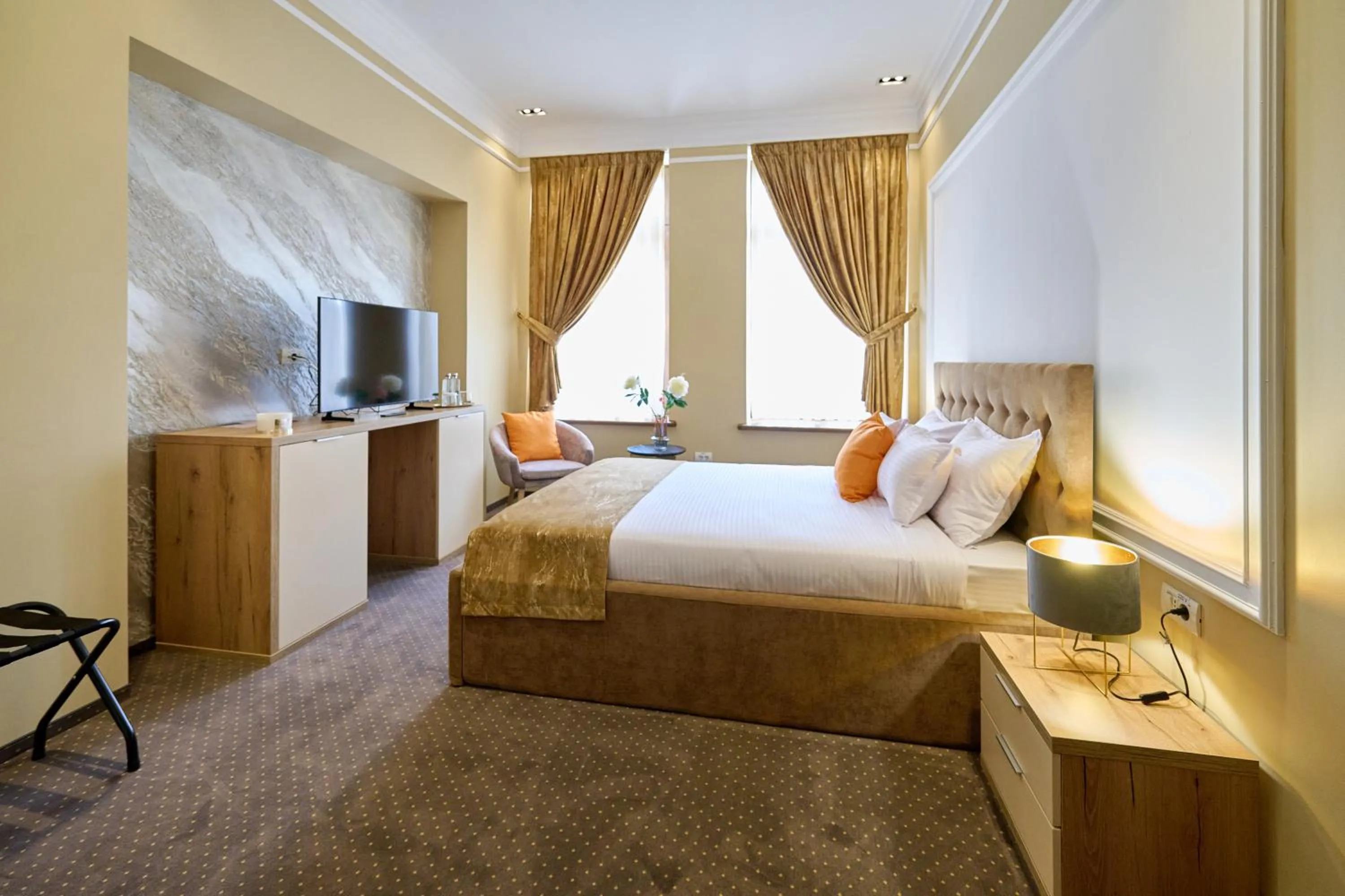 TV and multimedia, Bed in G Danube Boutique Hotel