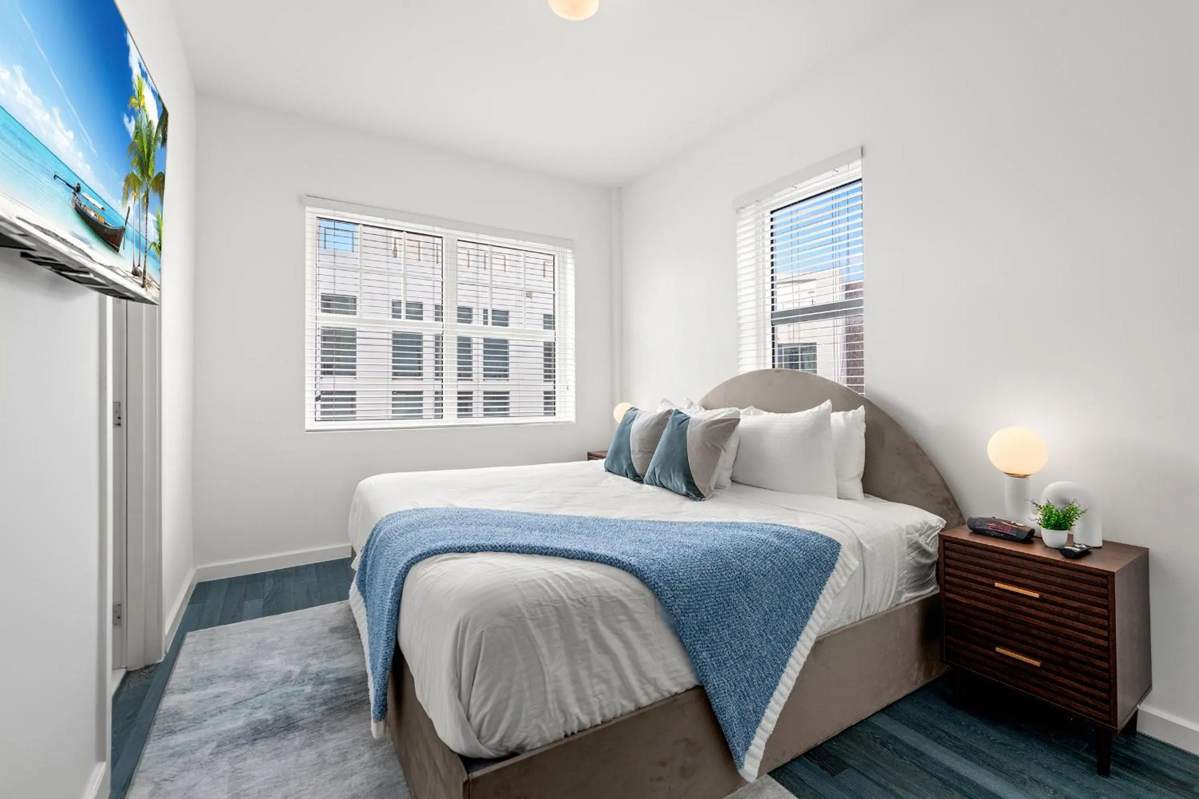 Bed in Global Luxury Suites at The Apex Miami