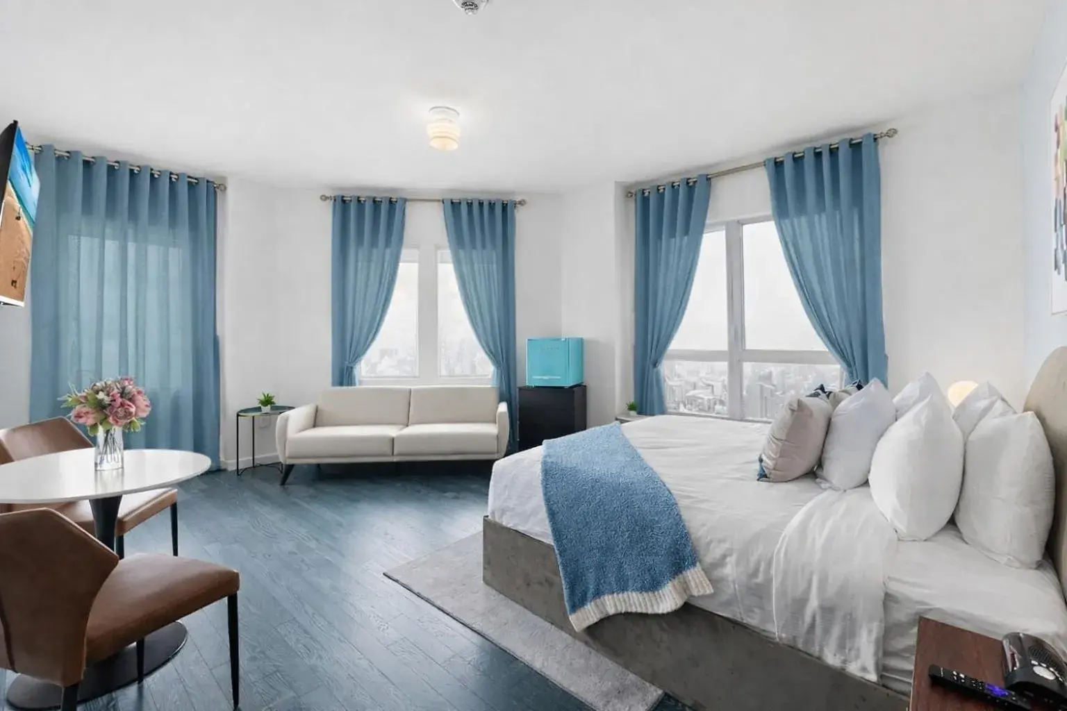 Bed in Global Luxury Suites at The Apex Miami Bed in Global Luxury Suites at The Apex Miami