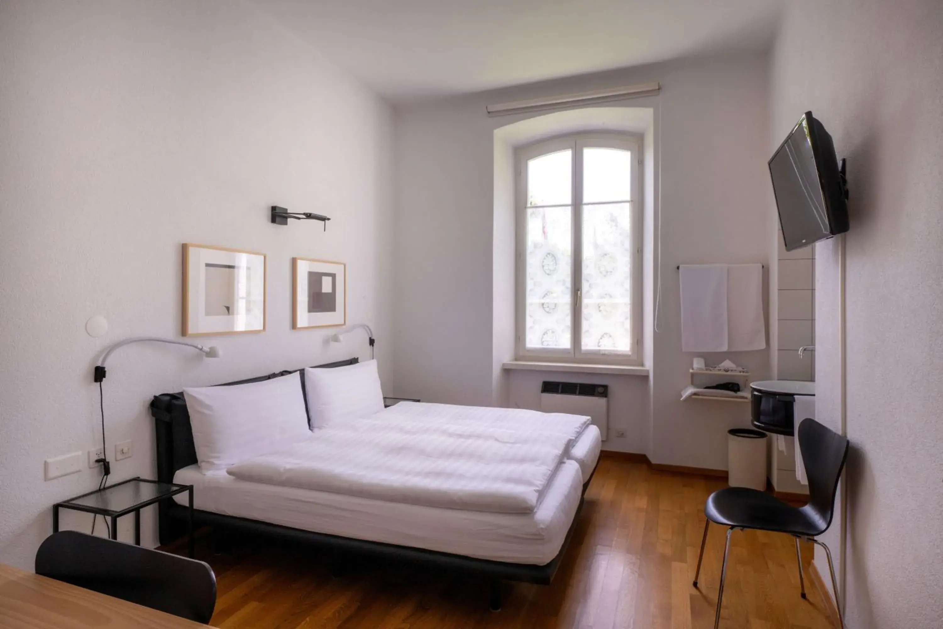 Double Room with Shared Bathroom - single occupancy in Albergo Ristorante Centovalli Double Room with Shared Bathroom - single occupancy in Albergo Ristorante Centovalli