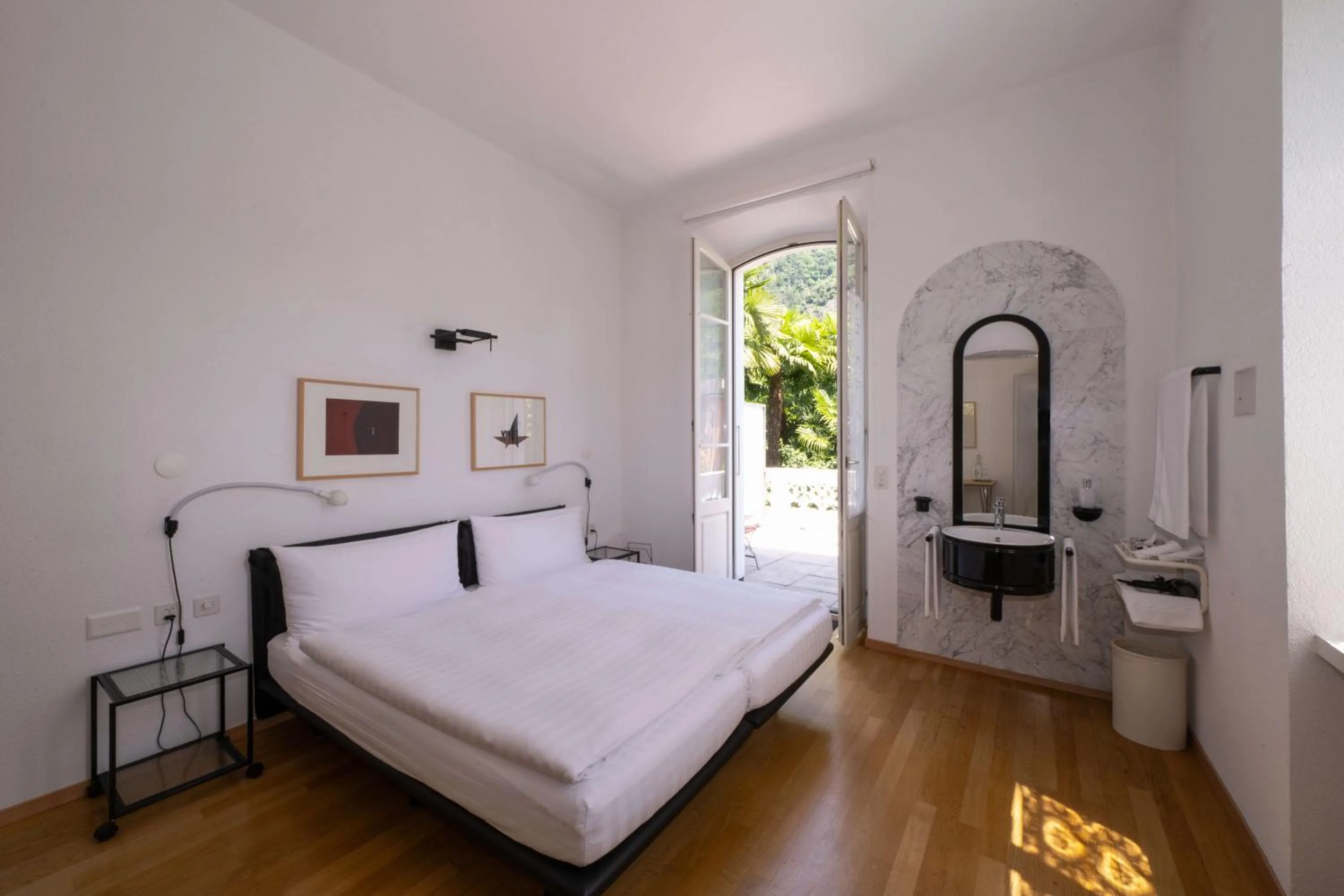 Double Room with Shared Toilet - single occupancy in Albergo Ristorante Centovalli