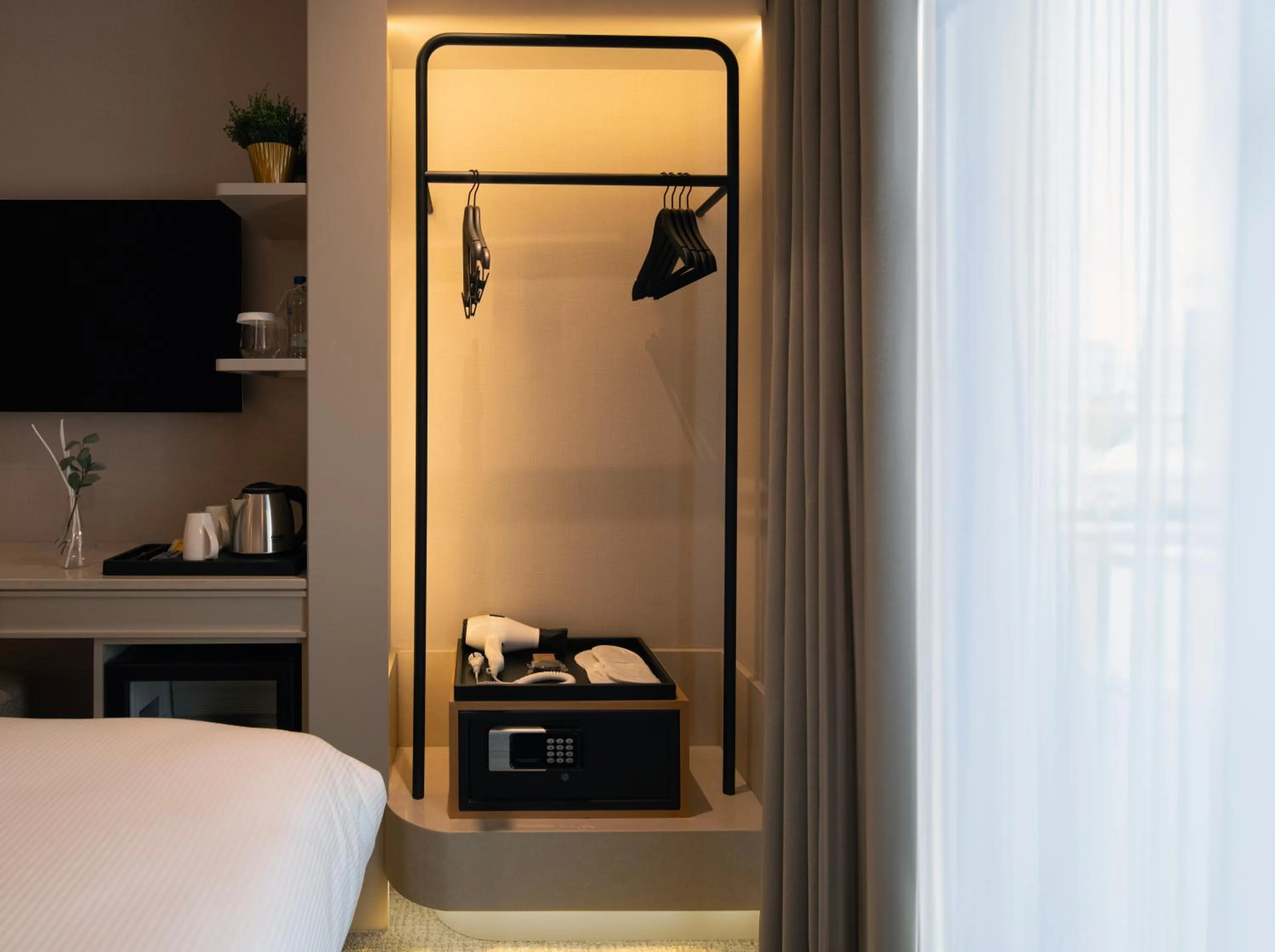 TV and multimedia, Bed in Lunet Old City Hotel