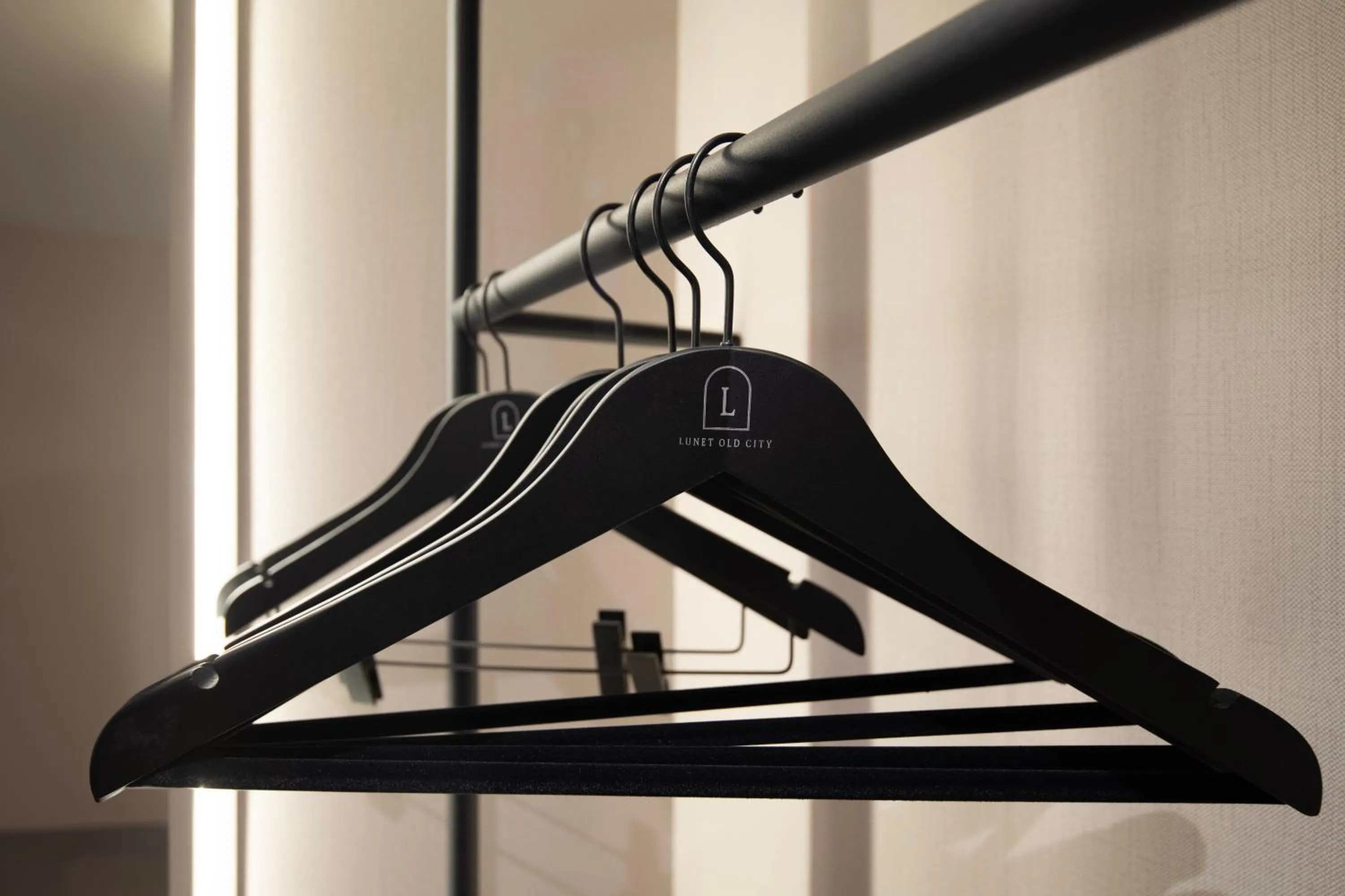 wardrobe in Lunet Old City Hotel