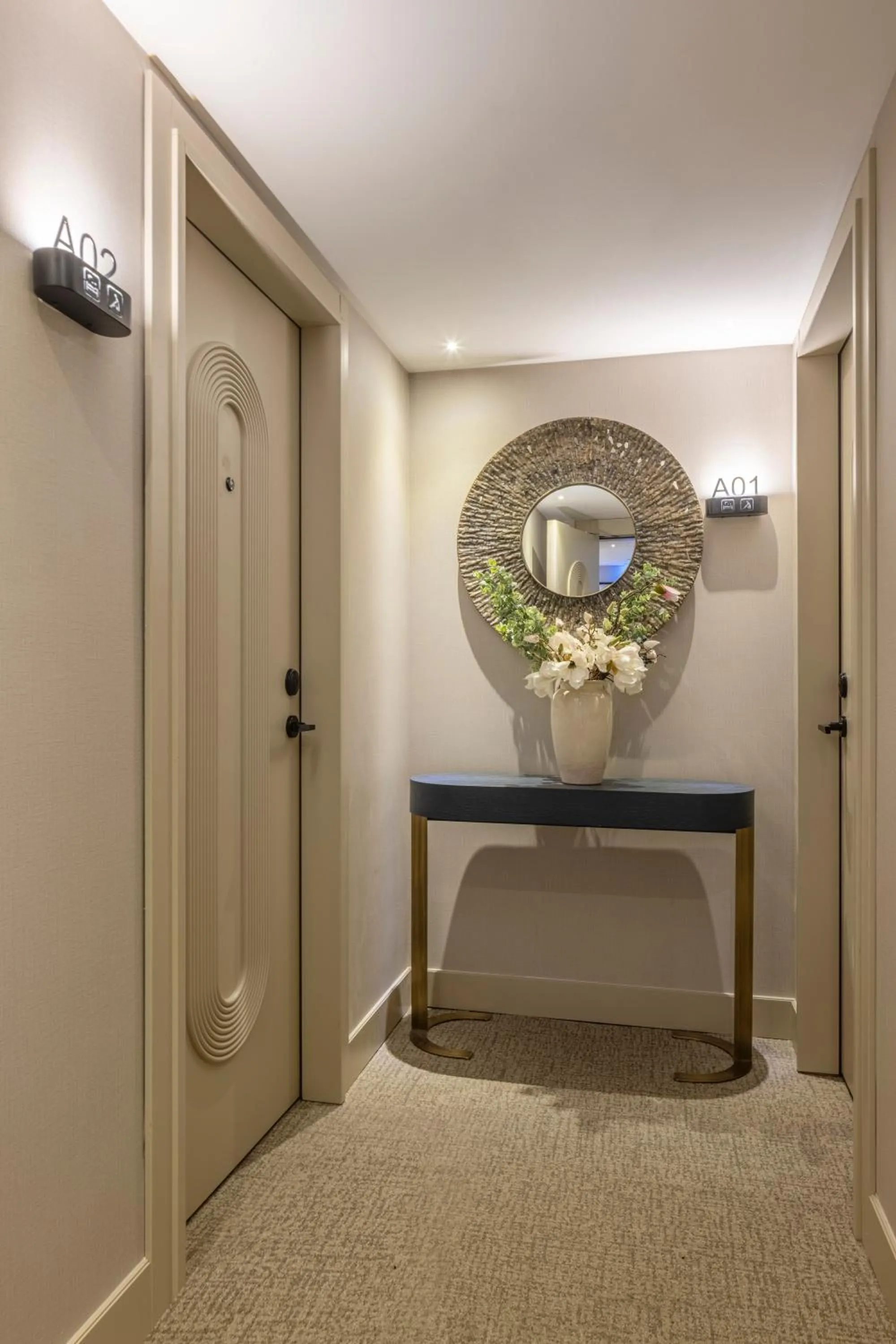 Decorative detail in Lunet Old City Hotel