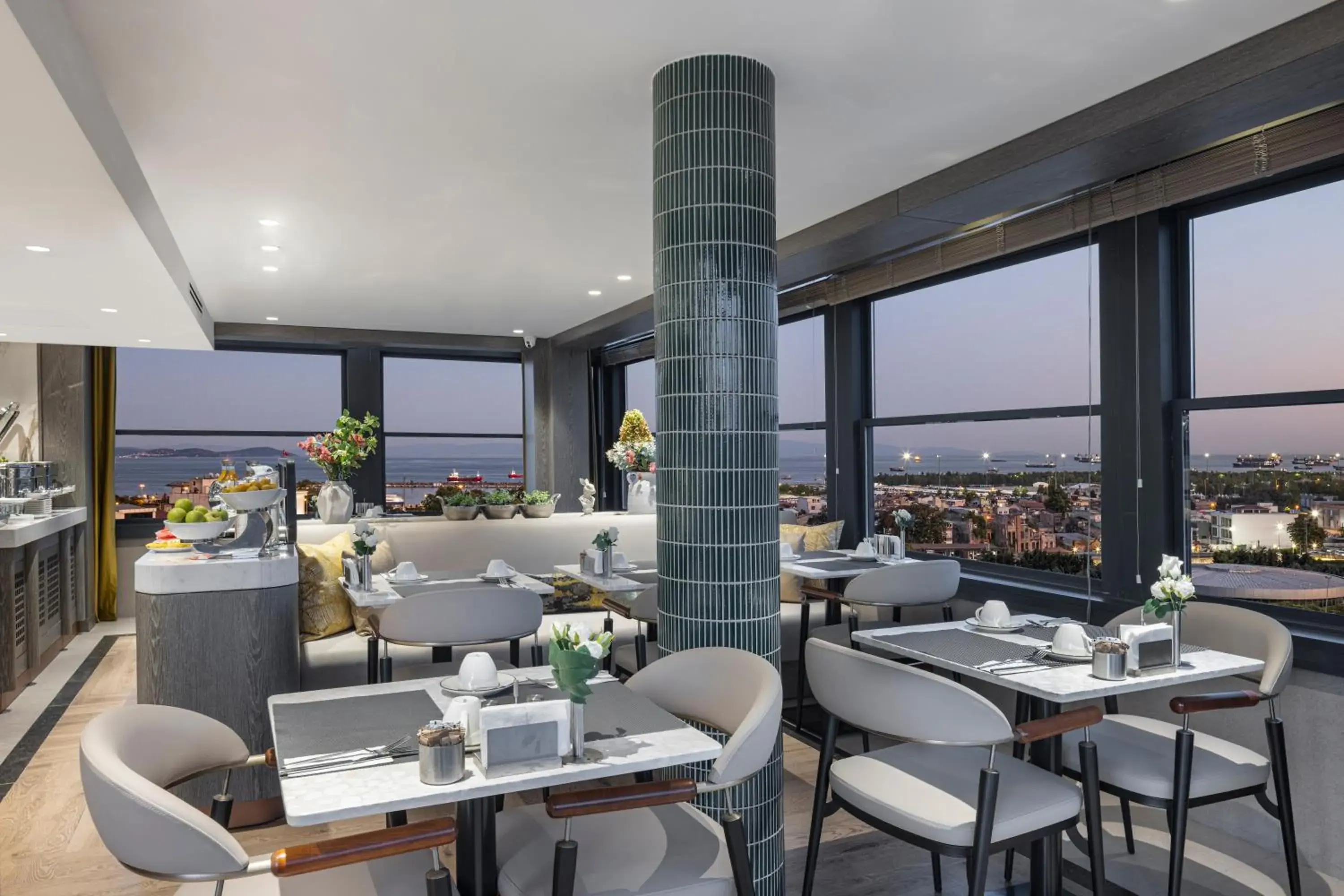 Restaurant/places to eat in Lunet Old City Hotel Restaurant/places to eat in Lunet Old City Hotel