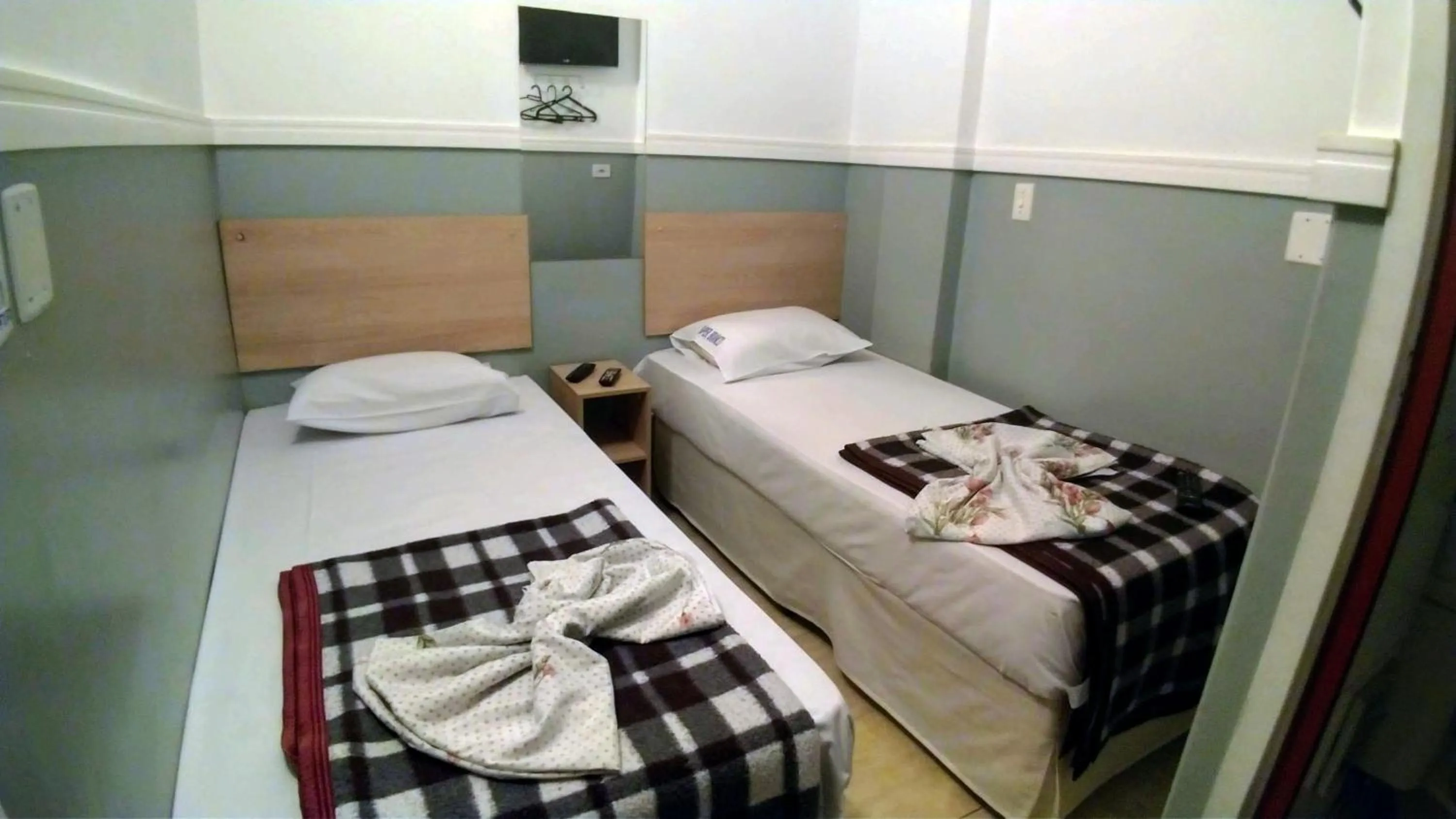Photo of the whole room, Bed in HOTEL PAULISTANO Terminal Tietê
