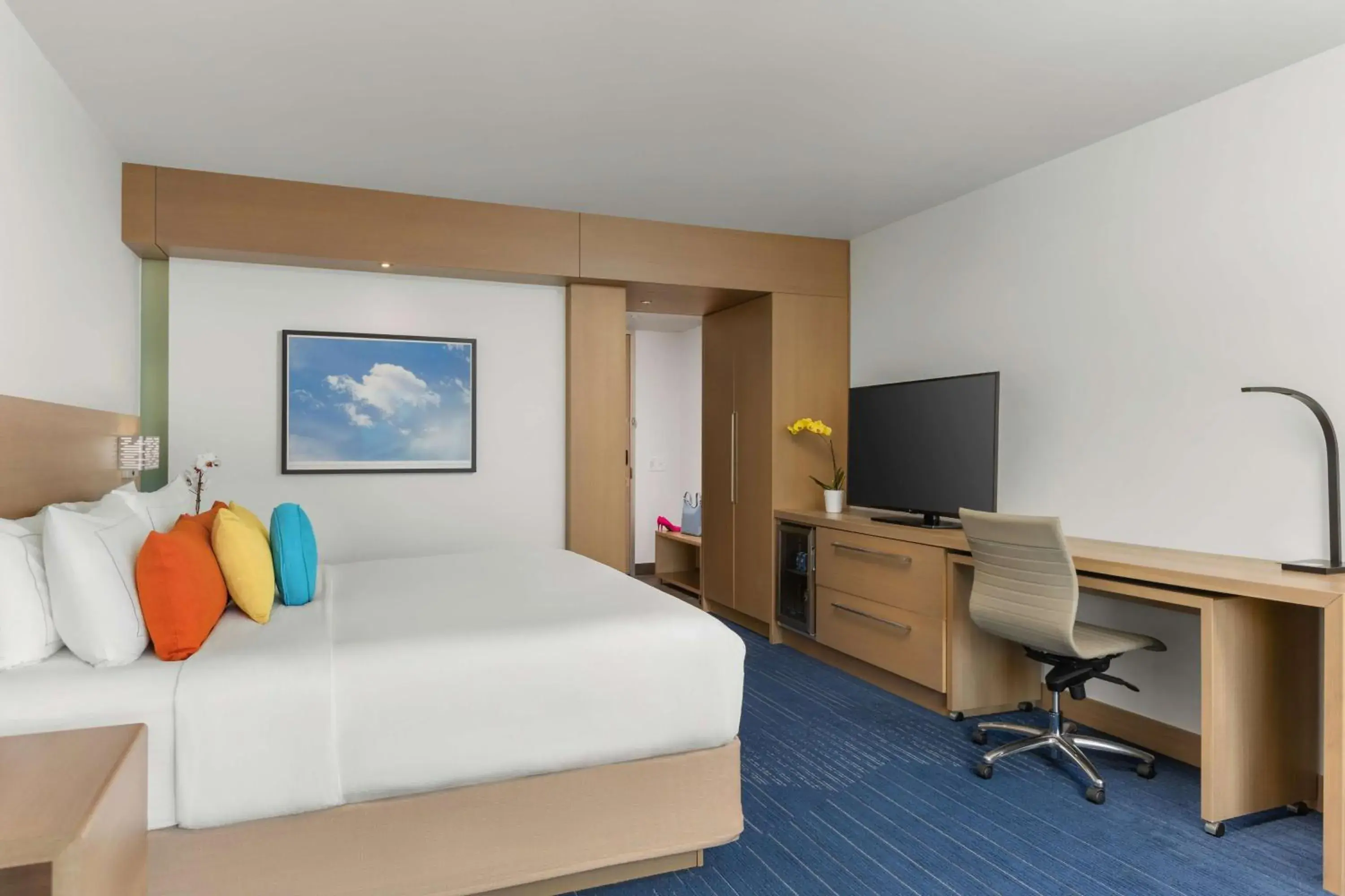 King Room with Roll-In Shower - Mobility Access in The Art Hotel Denver, Curio Collection by Hilton King Room with Roll-In Shower - Mobility Access in The Art Hotel Denver, Curio Collection by Hilton