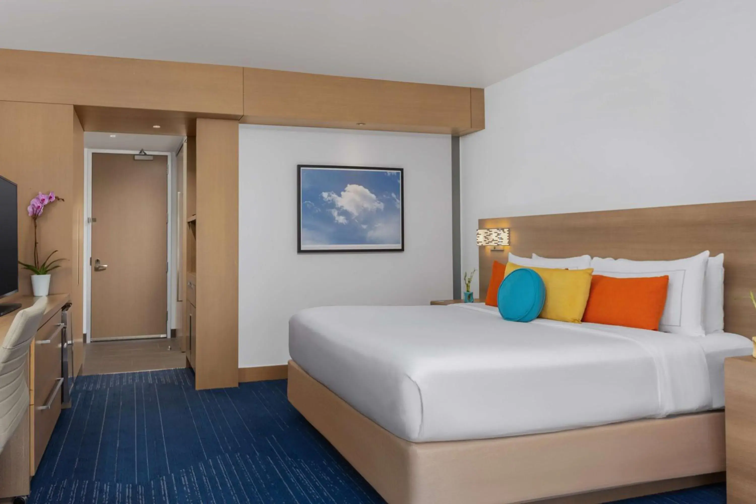 King Room with Sofa Bed - Non-Smoking in The Art Hotel Denver, Curio Collection by Hilton King Room with Sofa Bed - Non-Smoking in The Art Hotel Denver, Curio Collection by Hilton