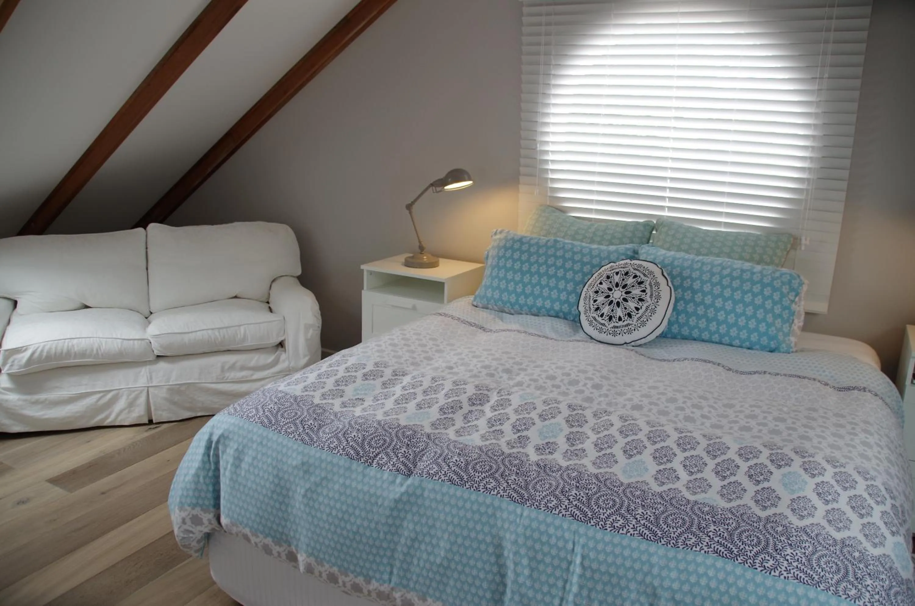 Bedroom, Bed in Grey Goose @ Smiths