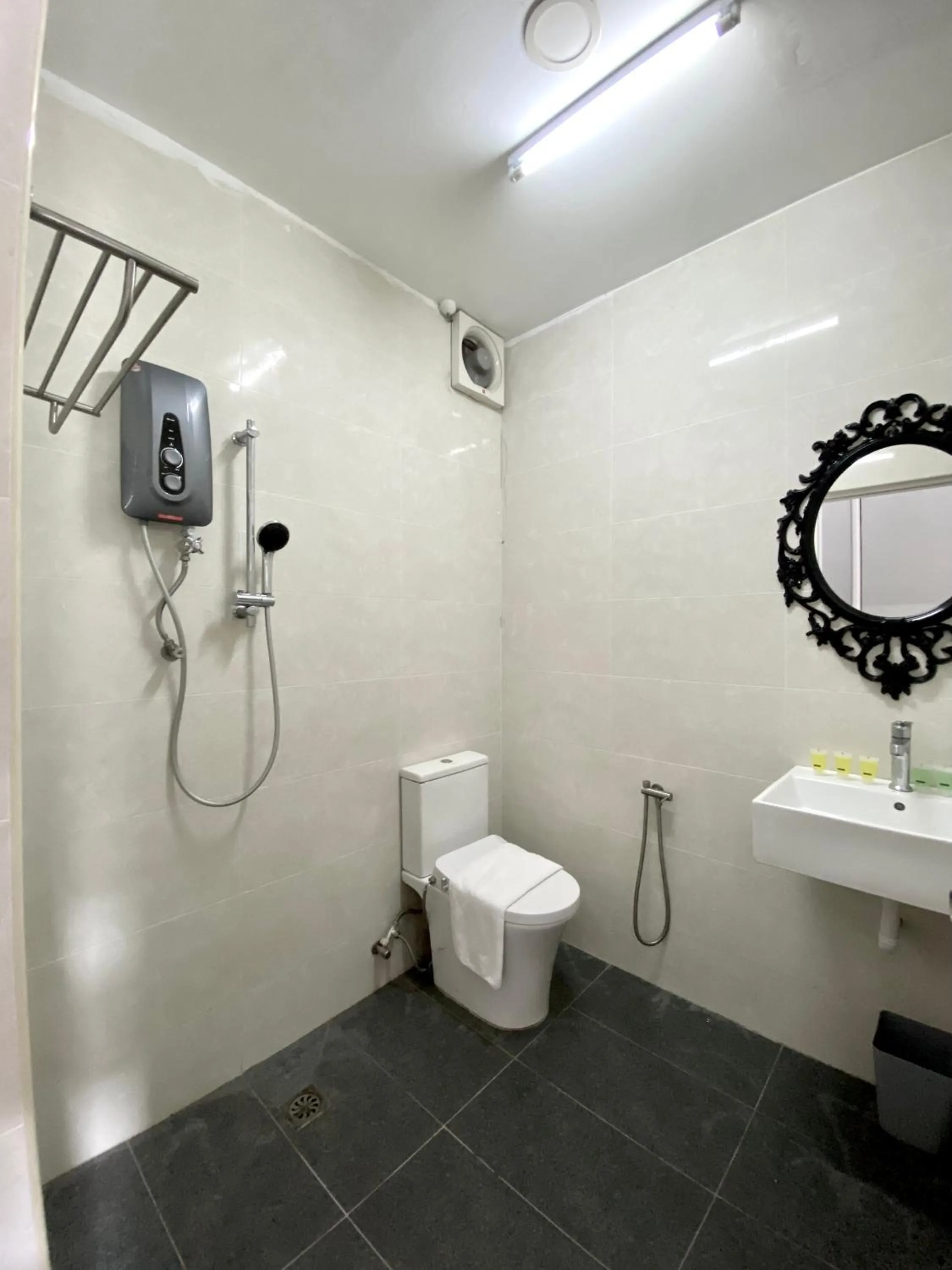 Shower in Bayu Bayu Hotel by Soft Loft