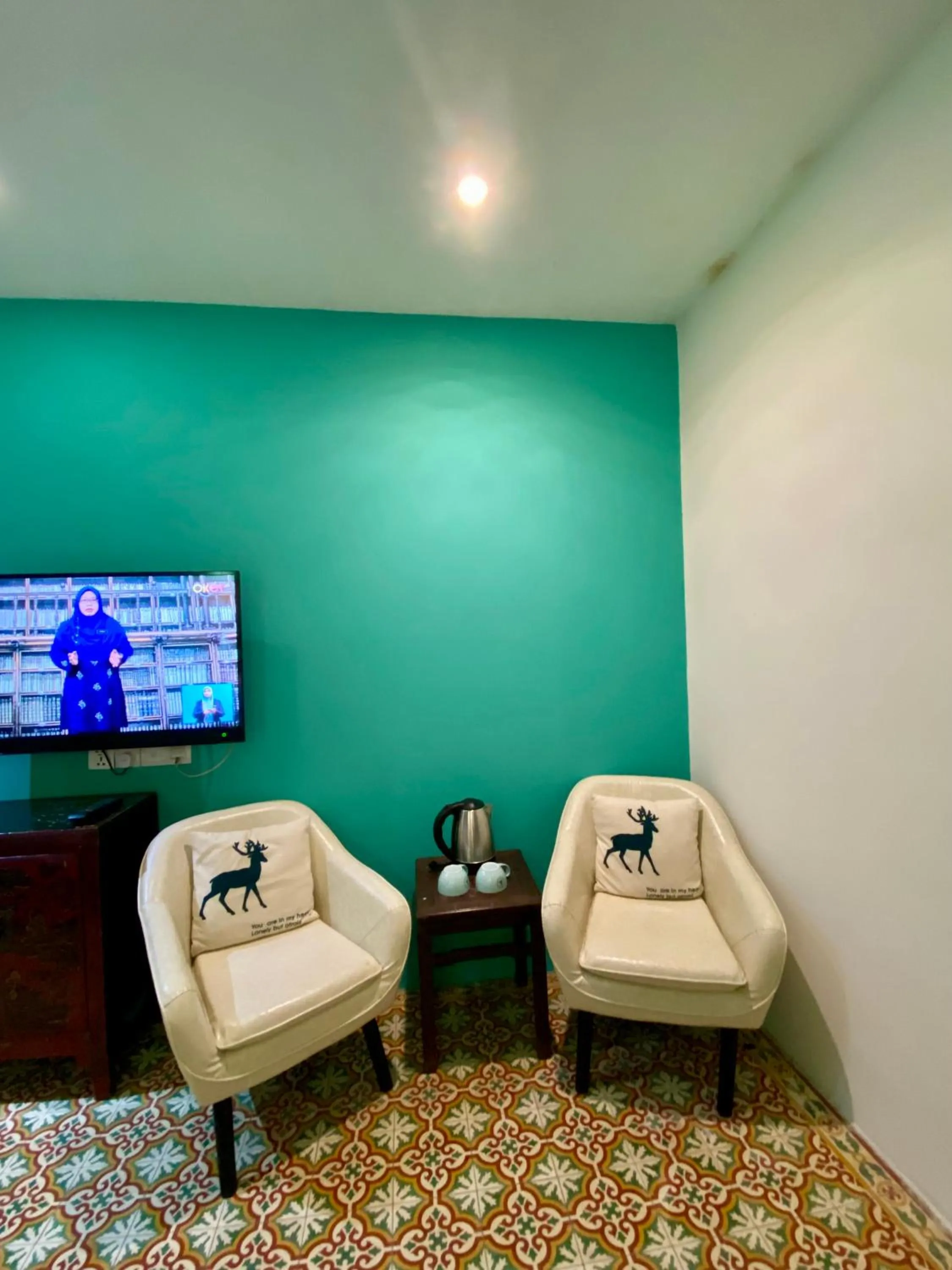 TV and multimedia in Bayu Bayu Hotel by Soft Loft