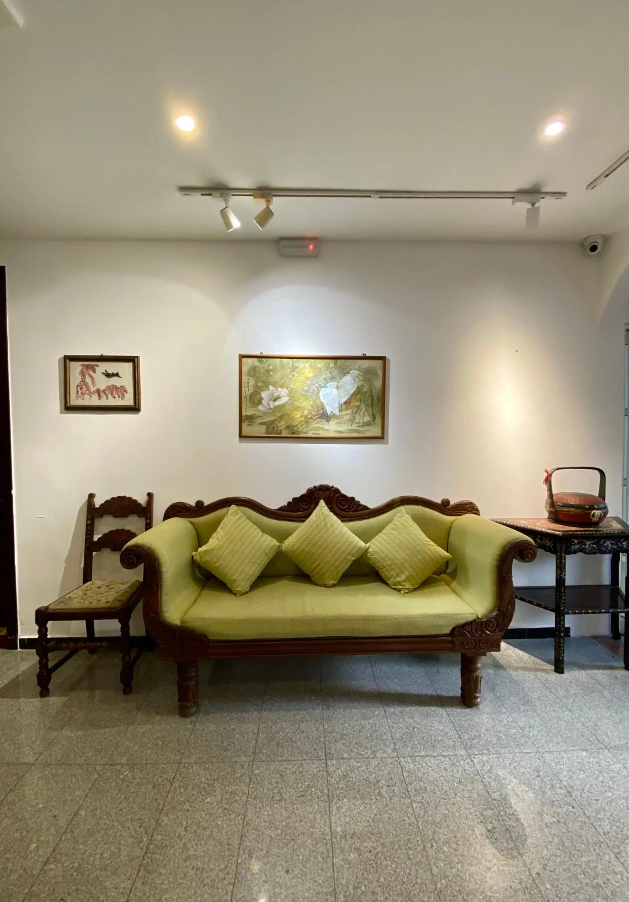 Seating area in Bayu Bayu Hotel by Soft Loft