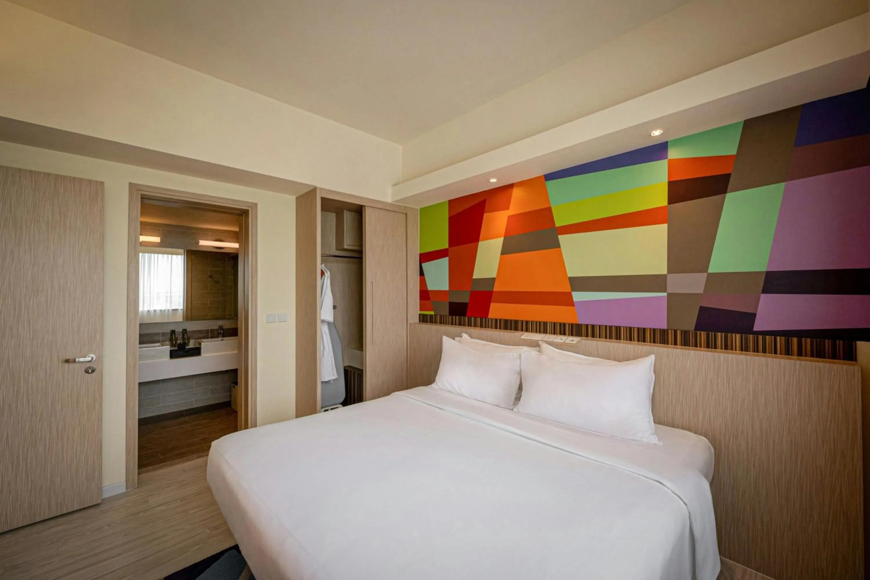 Photo of the whole room, Bed in Genting Hotel Jurong