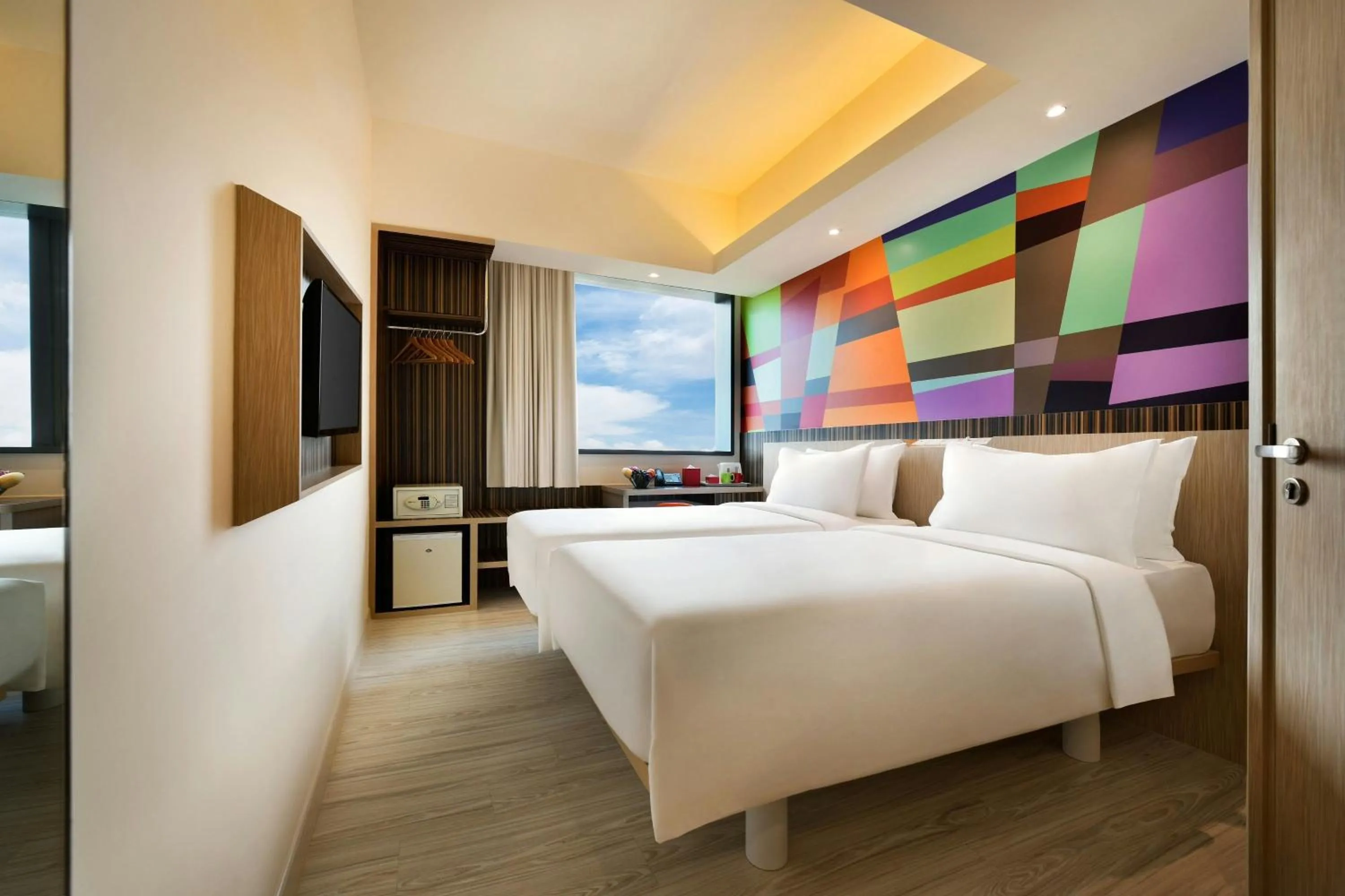 Photo of the whole room, Bed in Genting Hotel Jurong