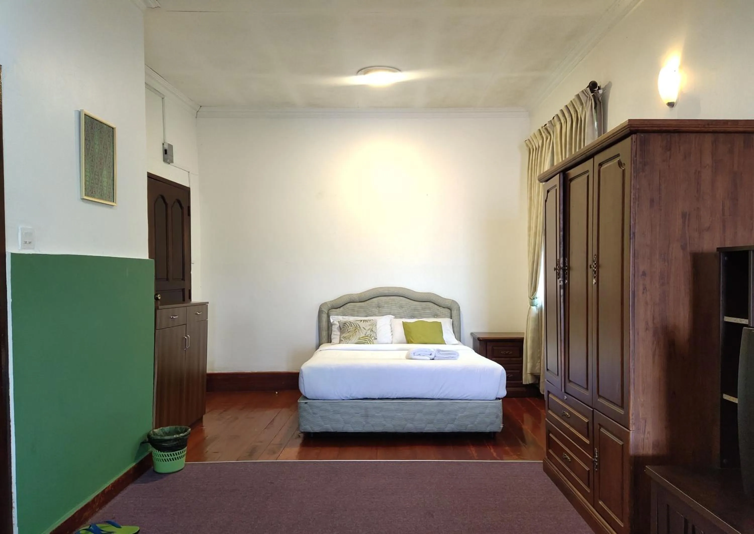 Photo of the whole room, Bed in Nabalu Kundasang