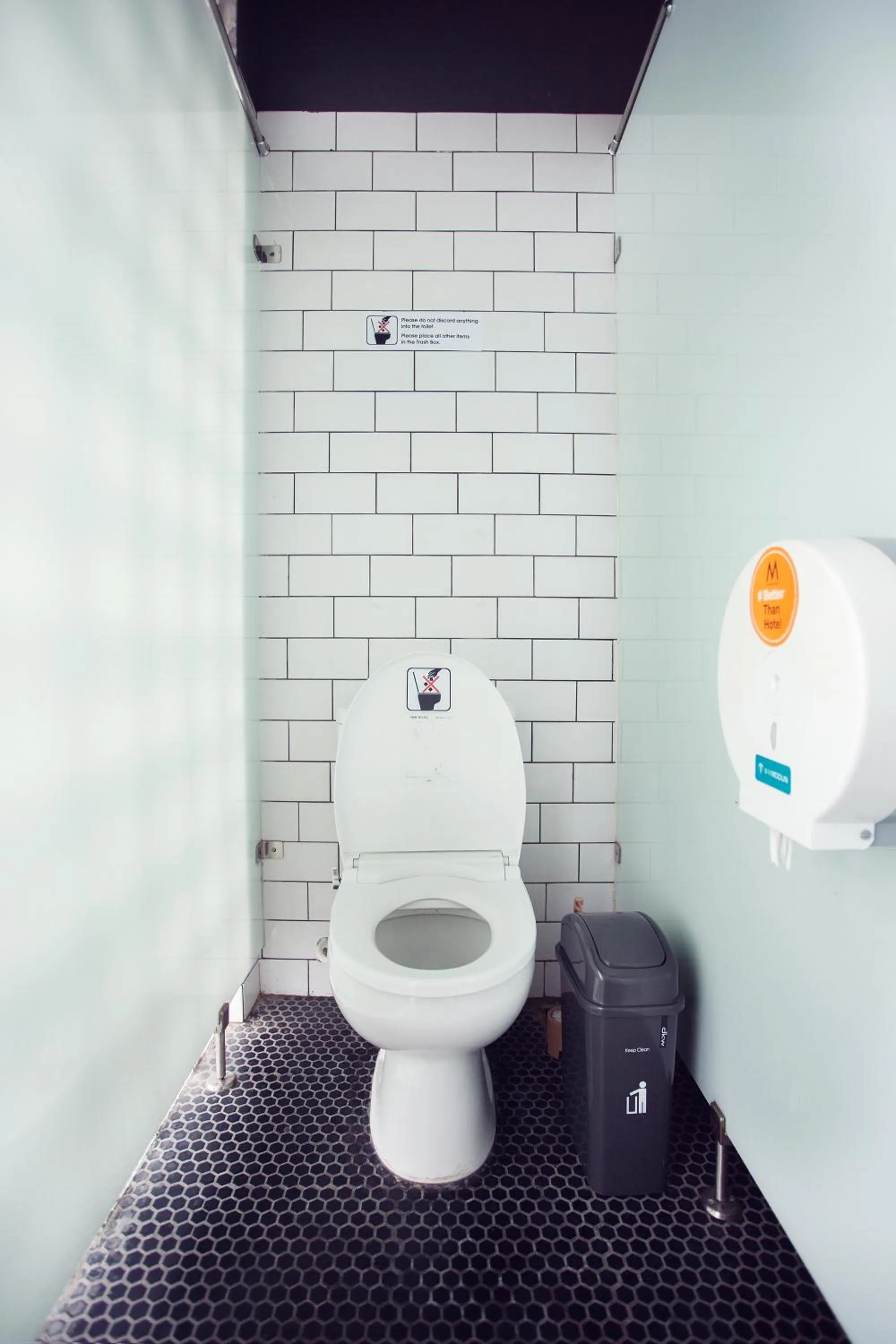 Toilet in M Boutique Hostel