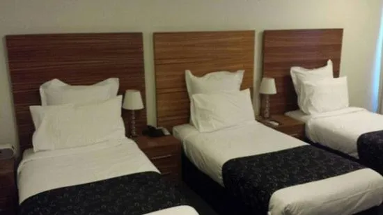 Bed in Cervantes Pinnacles Motel