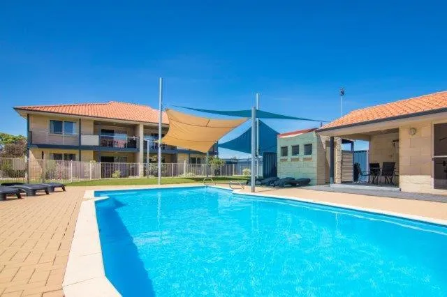 Swimming pool in Cervantes Pinnacles Motel