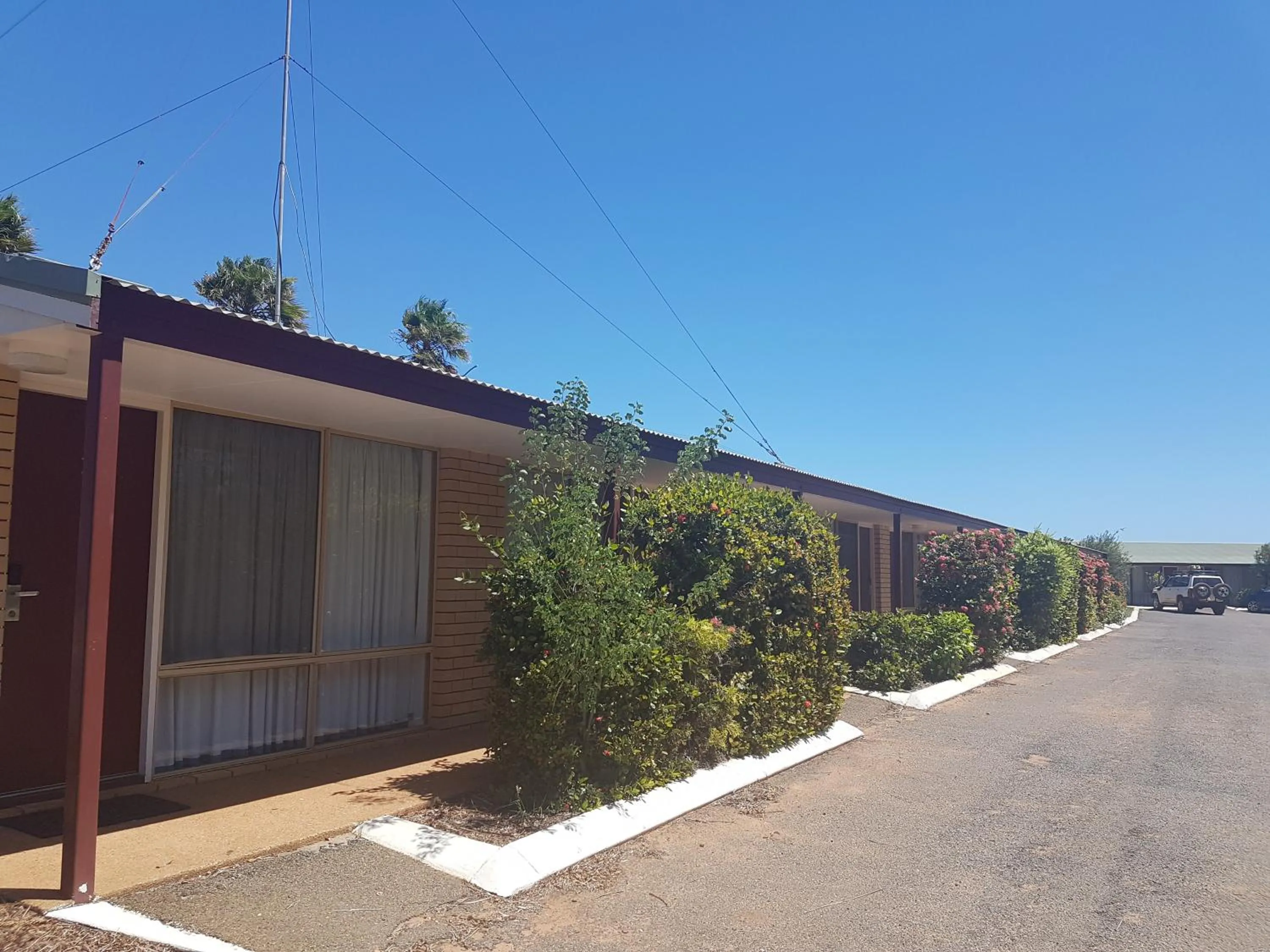 Garden in Carnarvon Gateway Motel