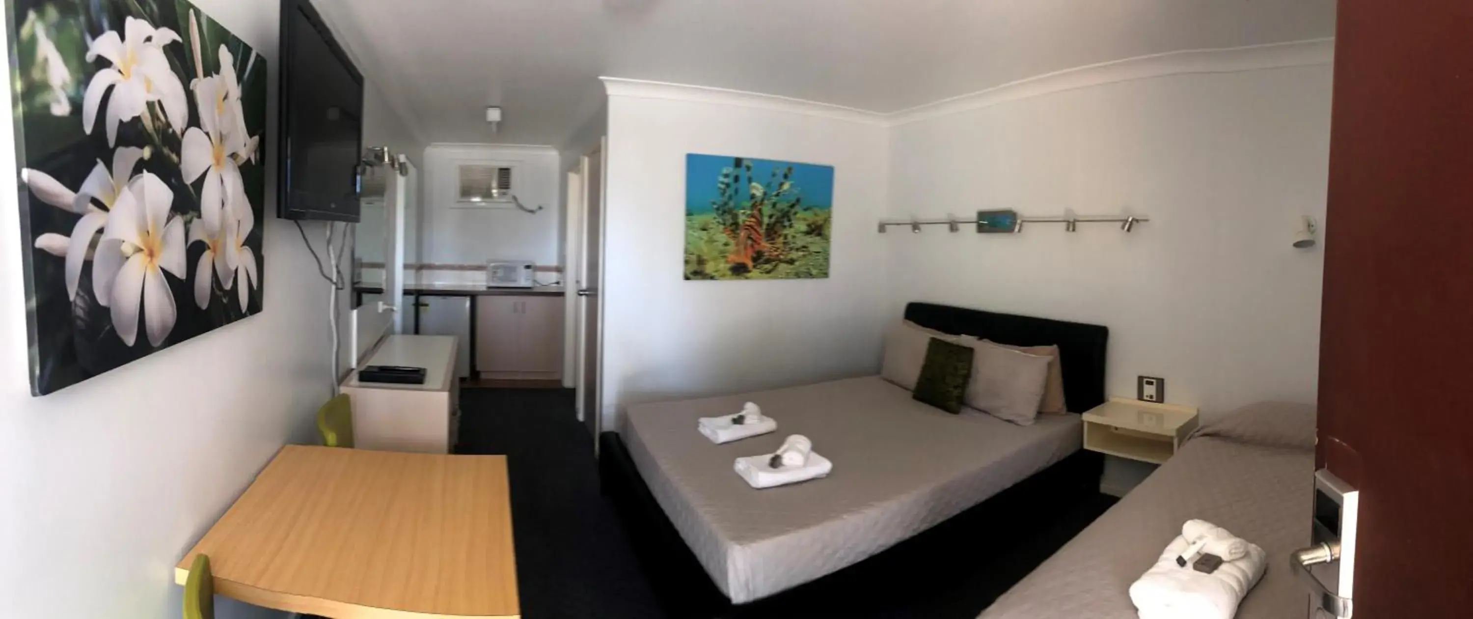 Standard Triple Room in Carnarvon Gateway Motel Standard Triple Room in Carnarvon Gateway Motel