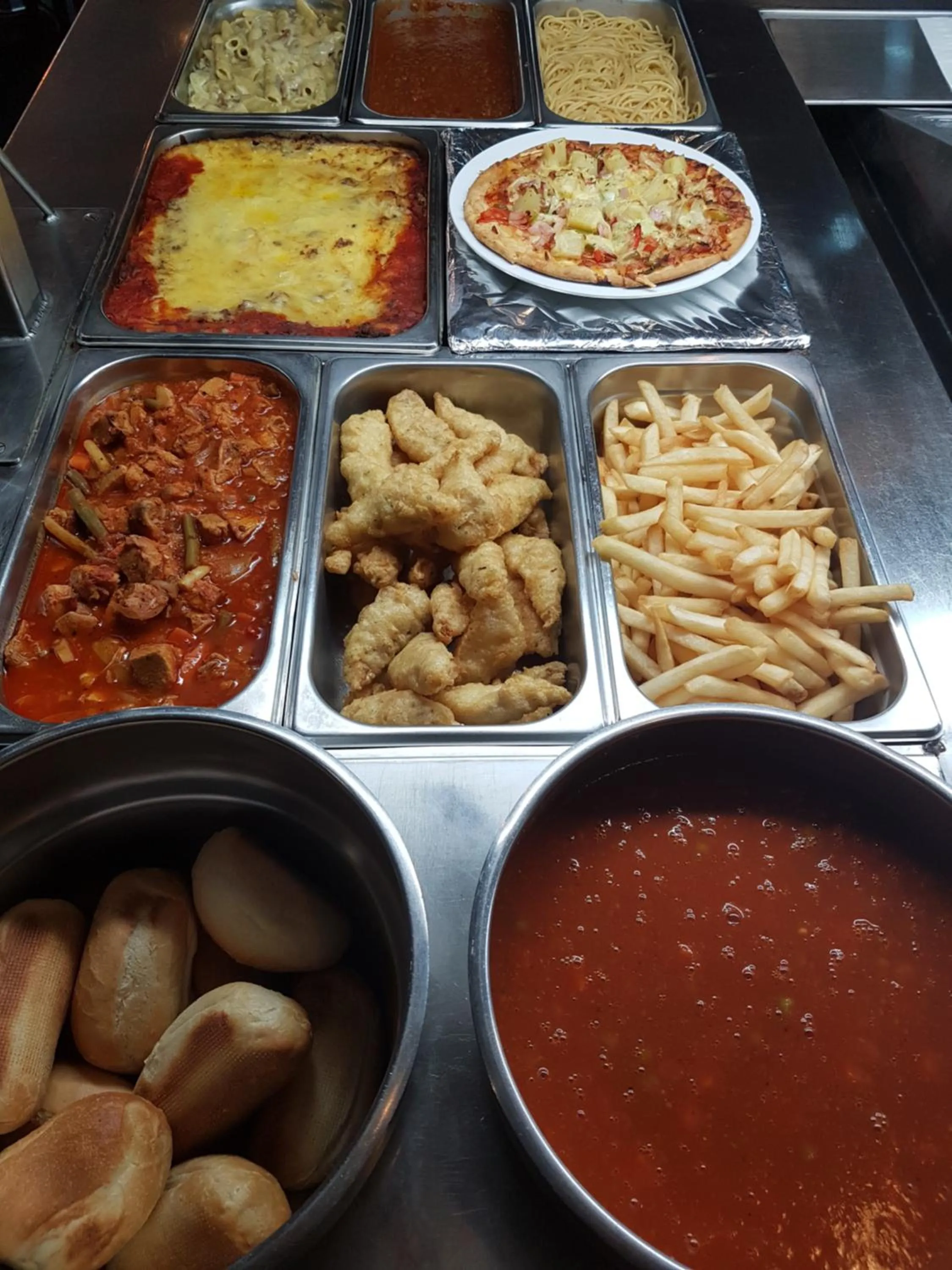 Restaurant/places to eat in Carnarvon Gateway Motel