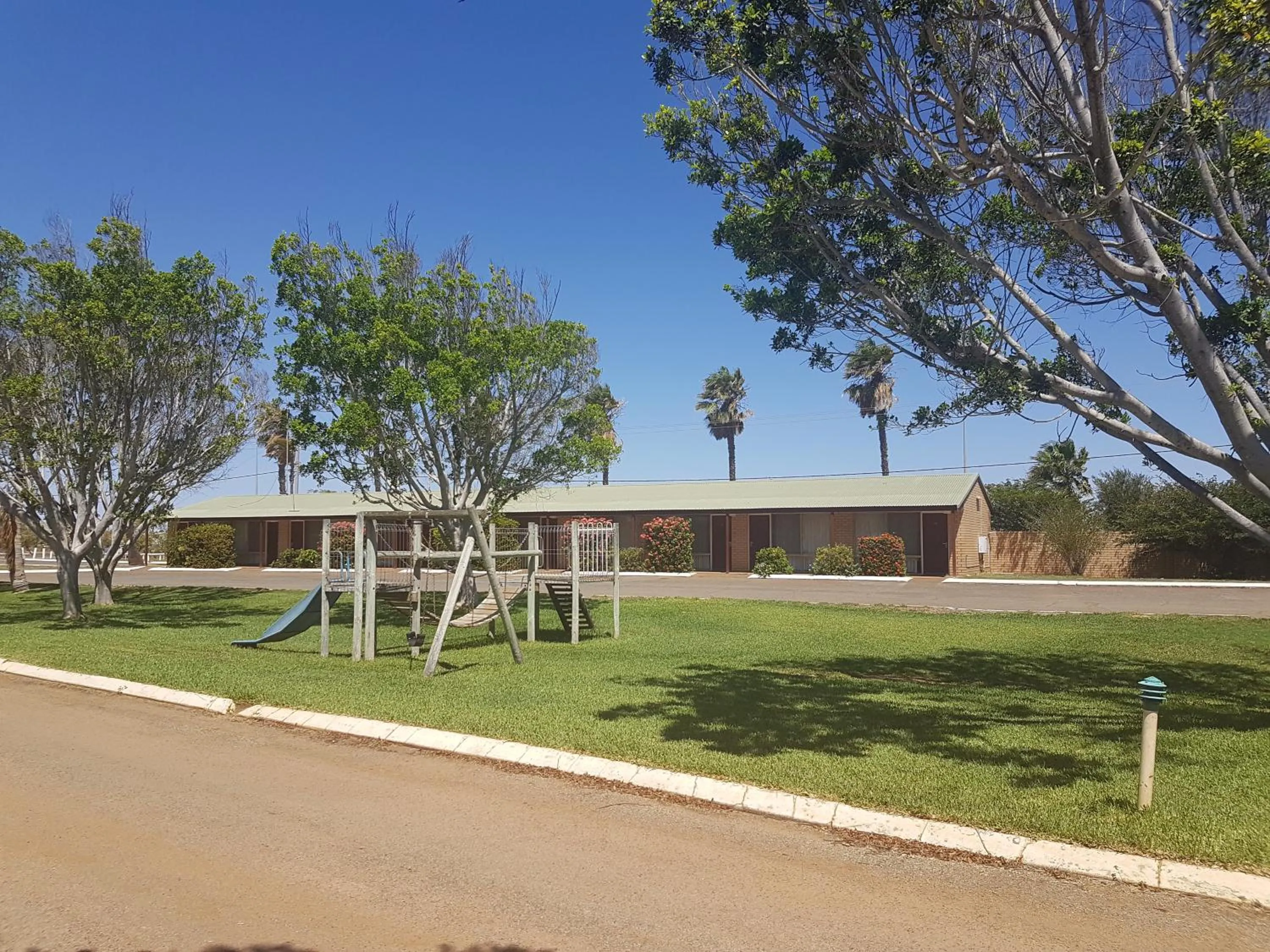 Children play ground in Carnarvon Gateway Motel