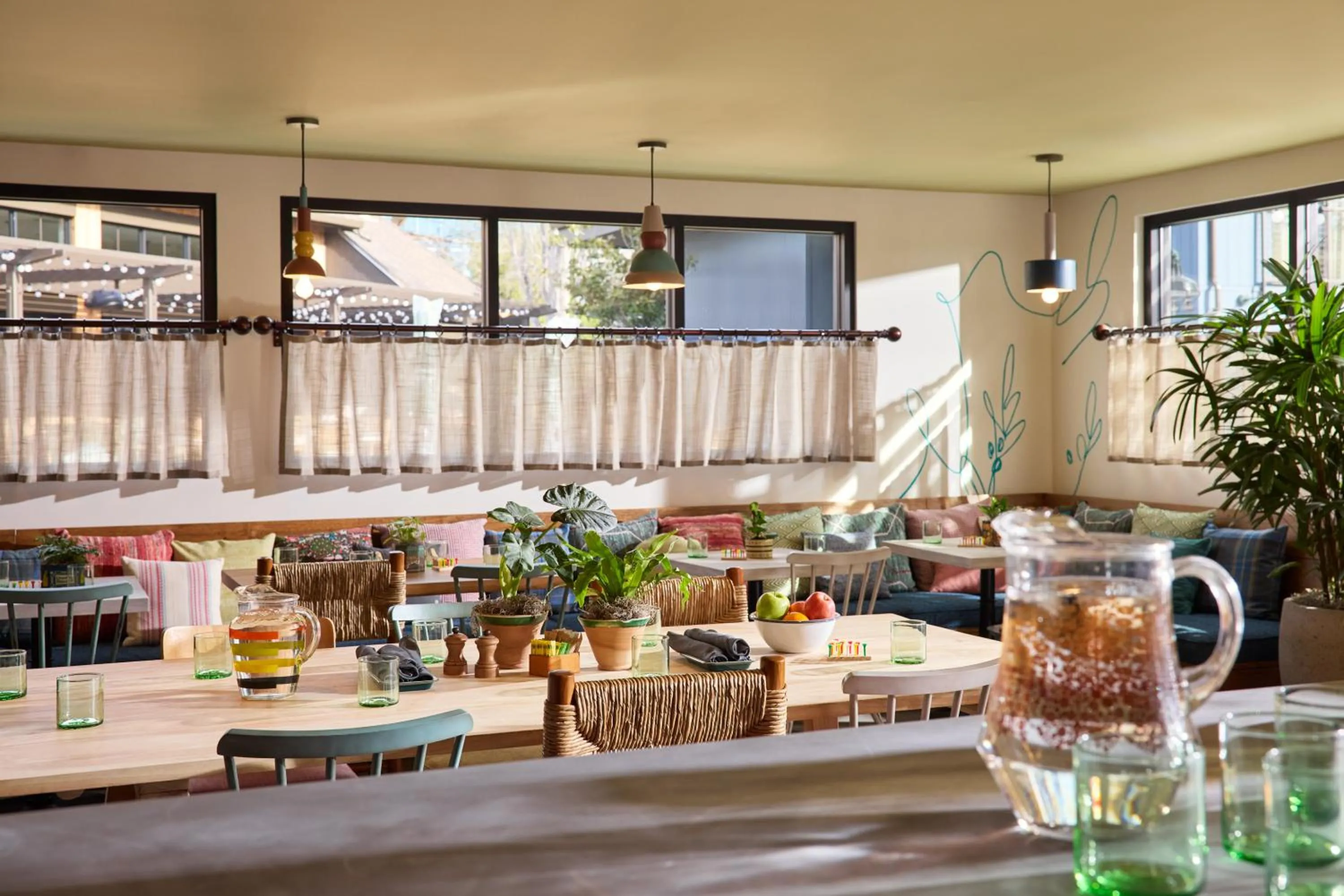 Restaurant/places to eat in Treehouse Hotel Silicon Valley
