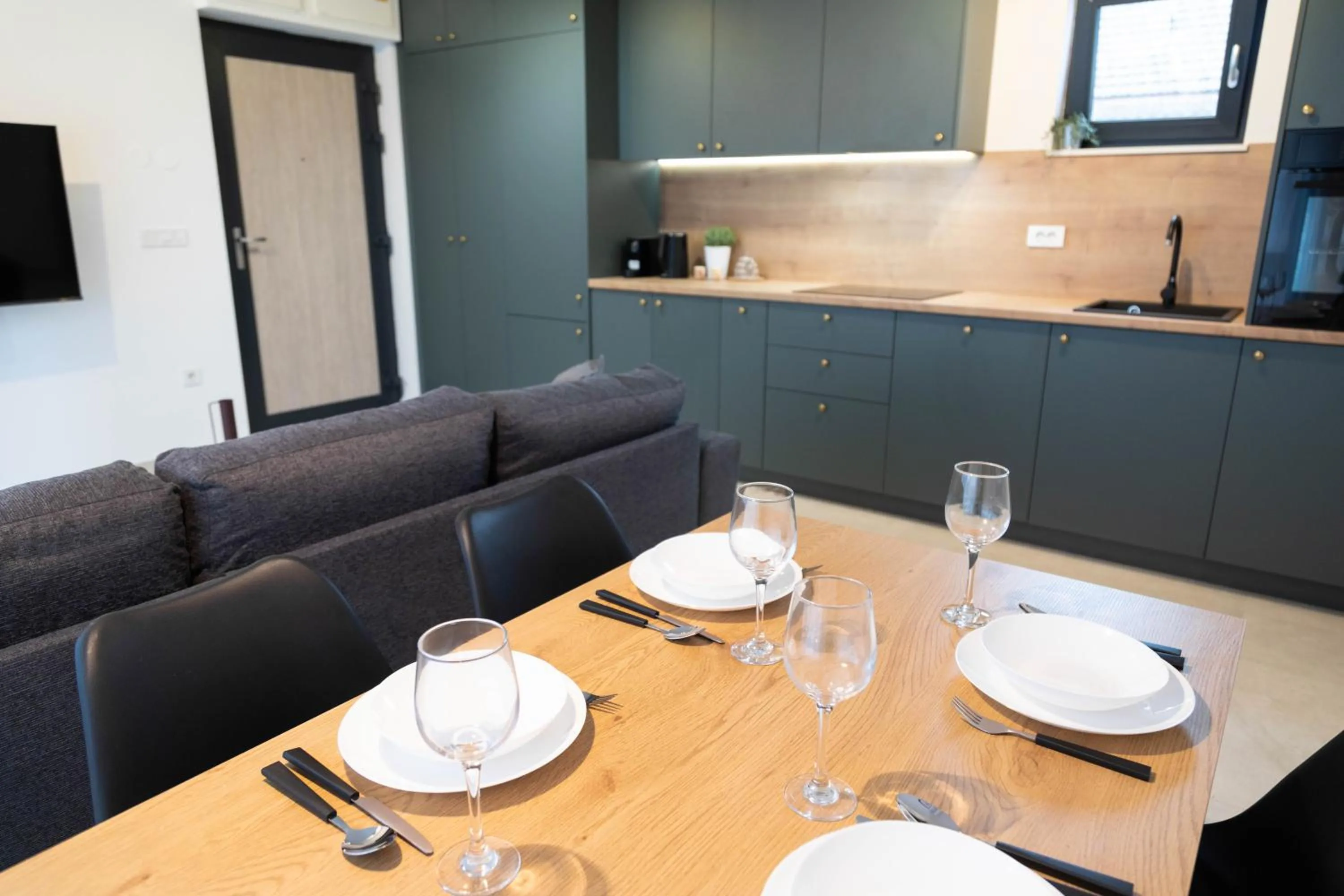 Modern City Residences - Free Private Parking