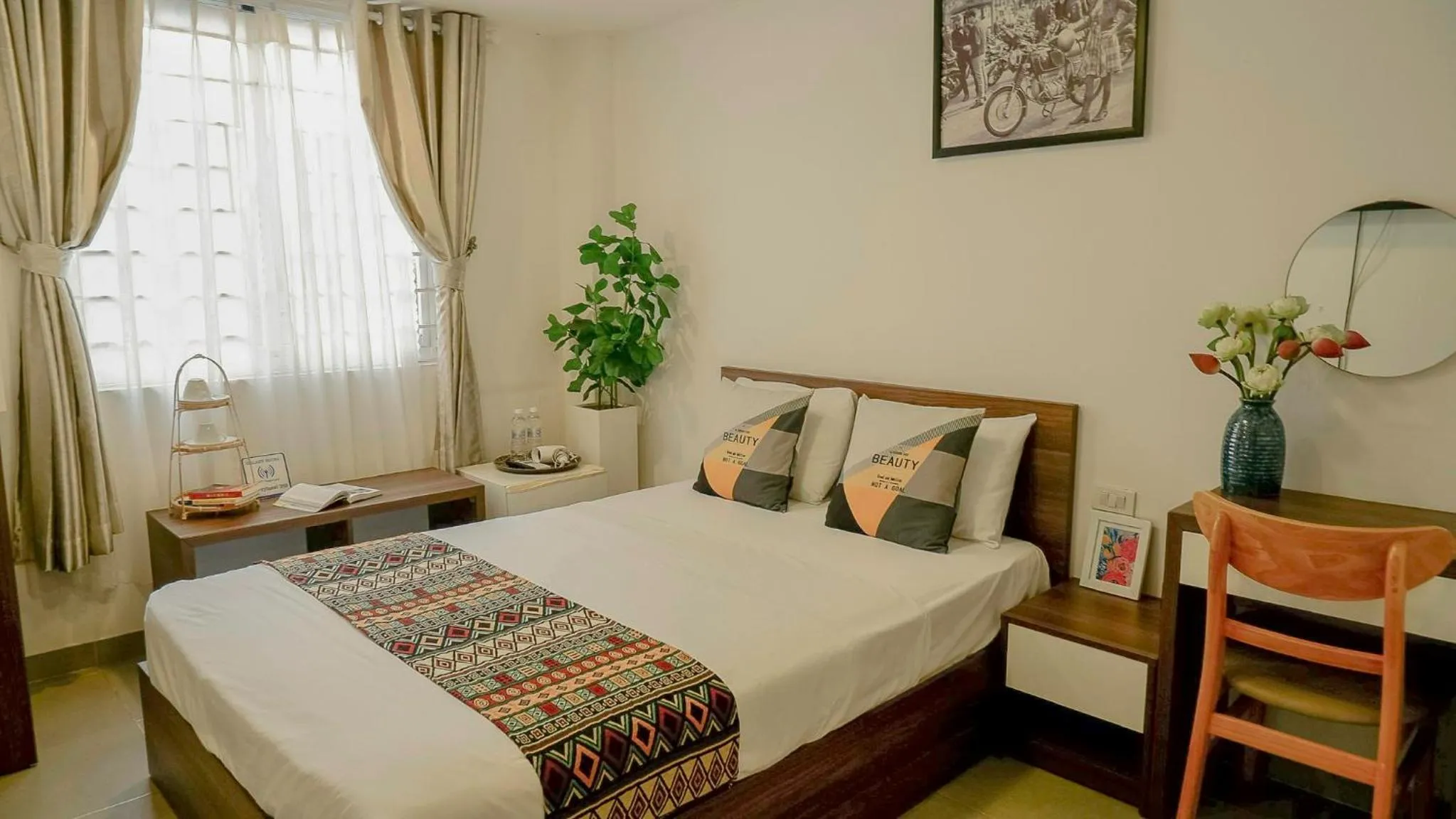 Bed in Galaxy Boutique Sai Gon Central Hotel