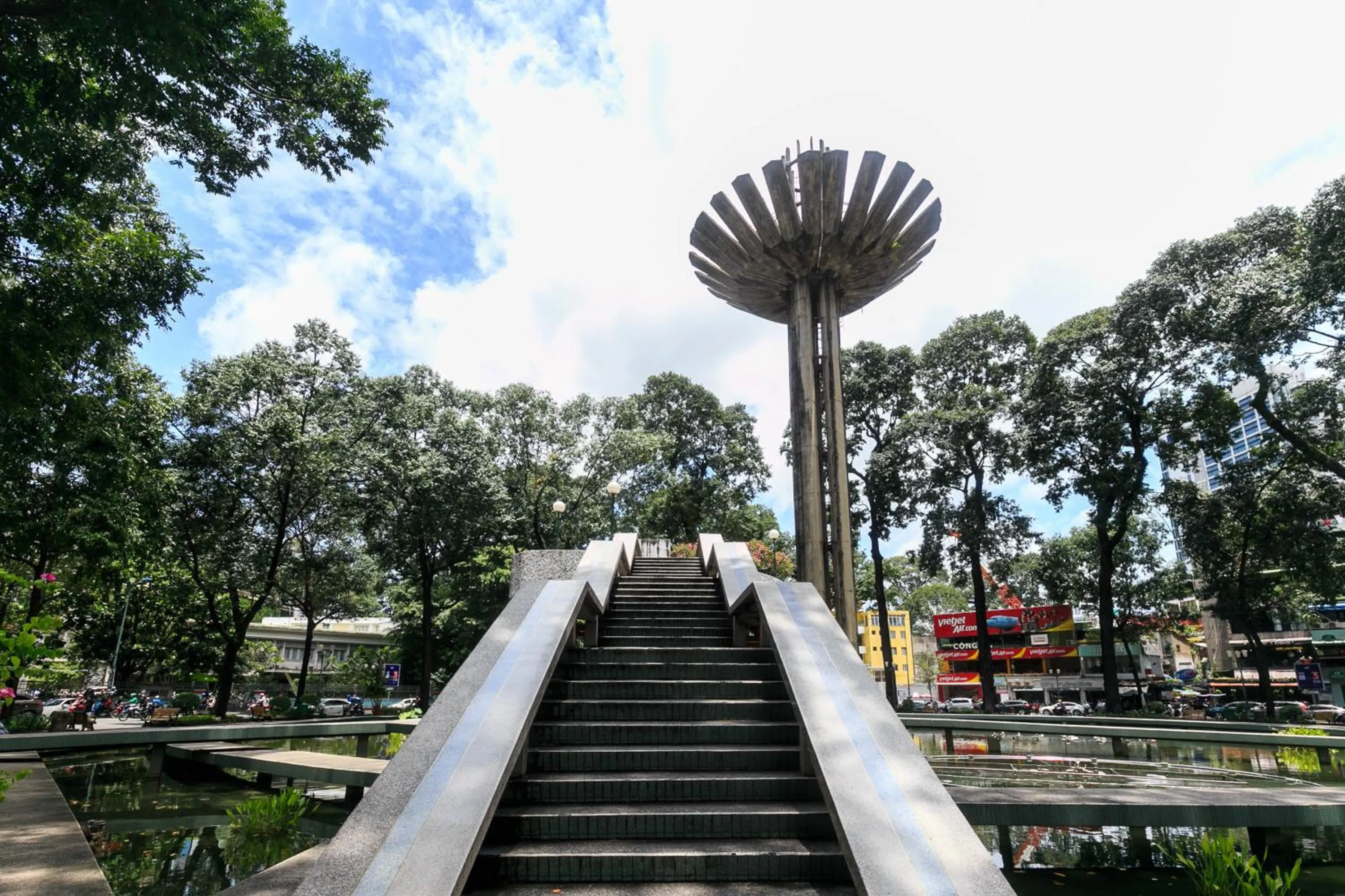 Day in Galaxy Boutique Sai Gon Central Hotel