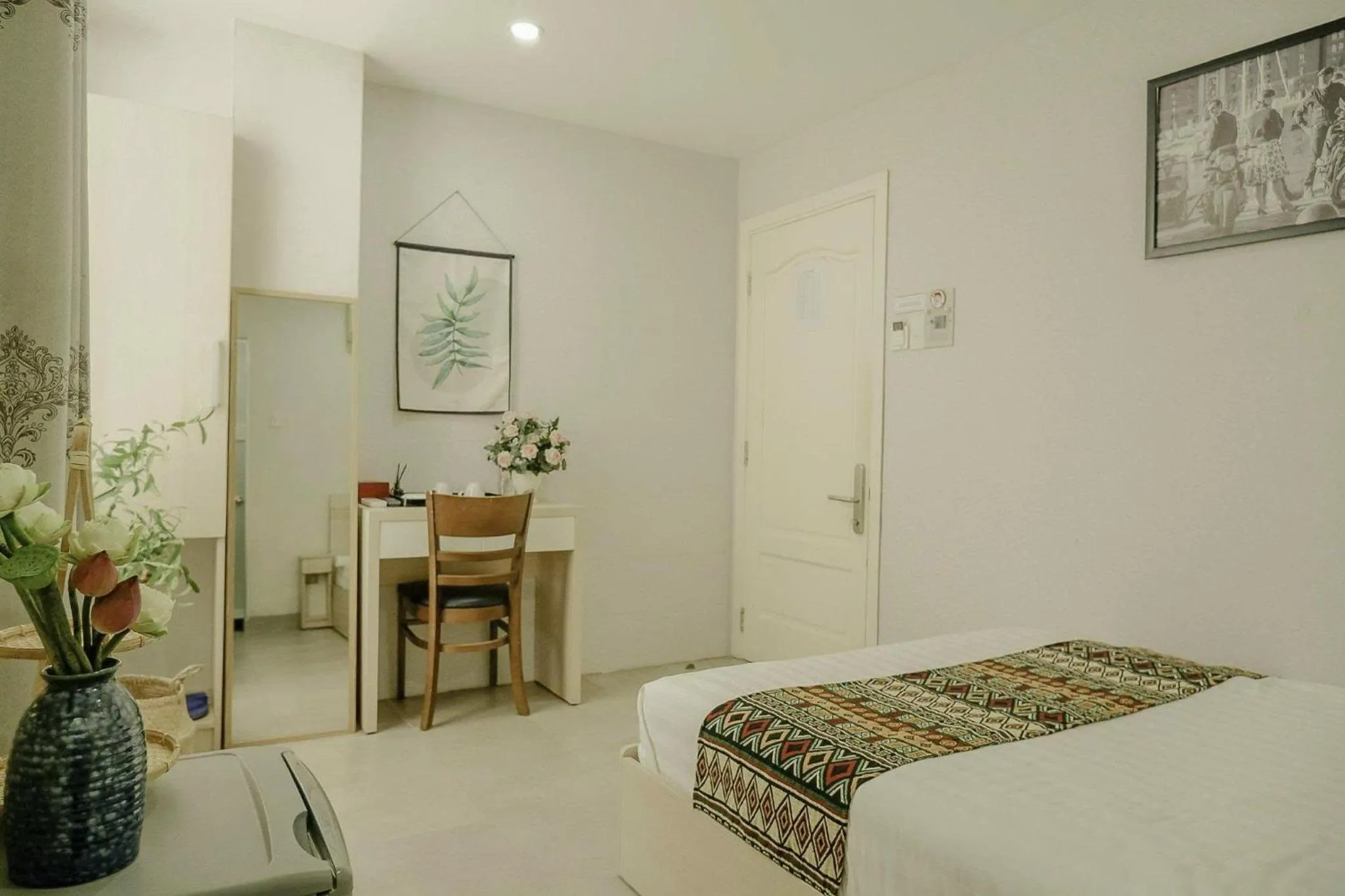 Bedroom, Bed in Galaxy Boutique Sai Gon Central Hotel