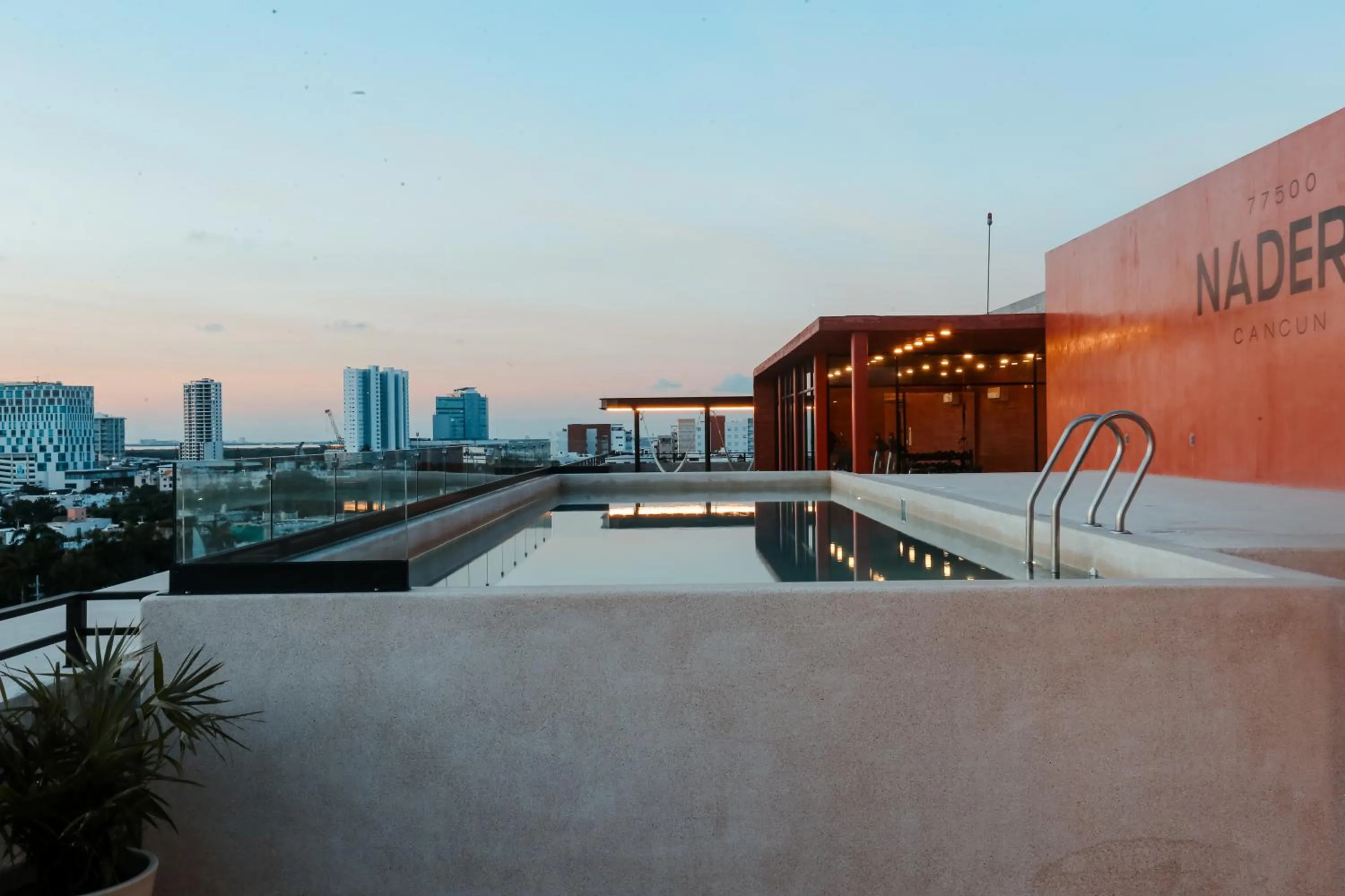 Day in Everglades Suites