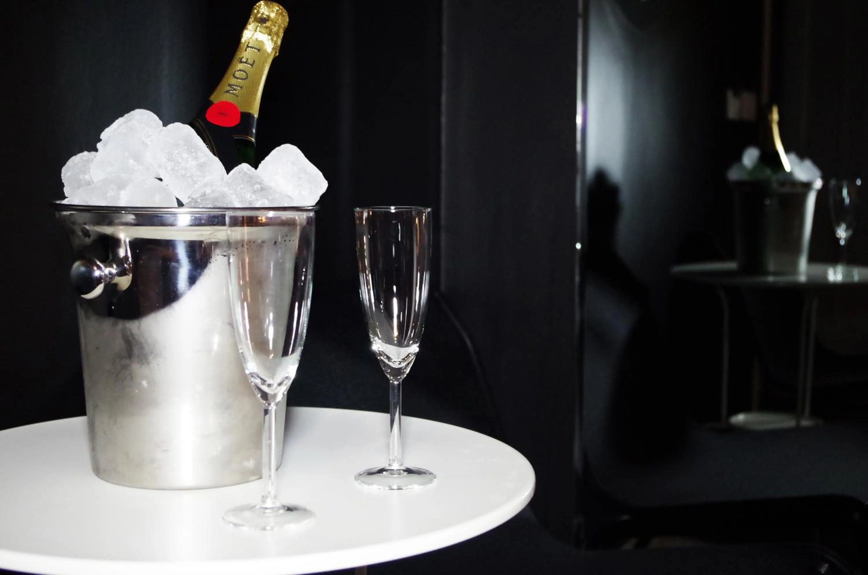 Photo of the whole room in Hotel Apartamentos Rock Star