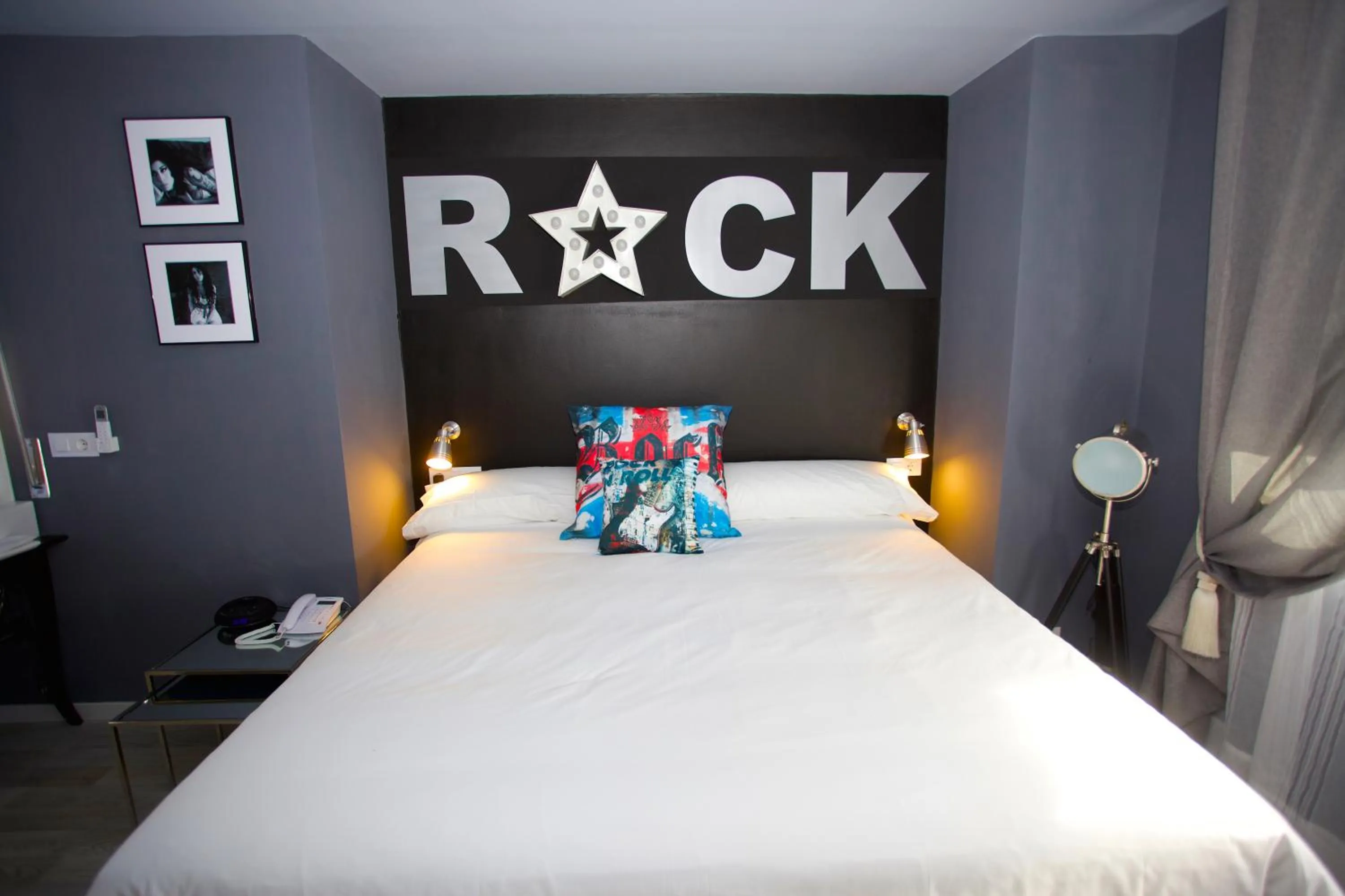 Photo of the whole room, Bed in Hotel Apartamentos Rock Star