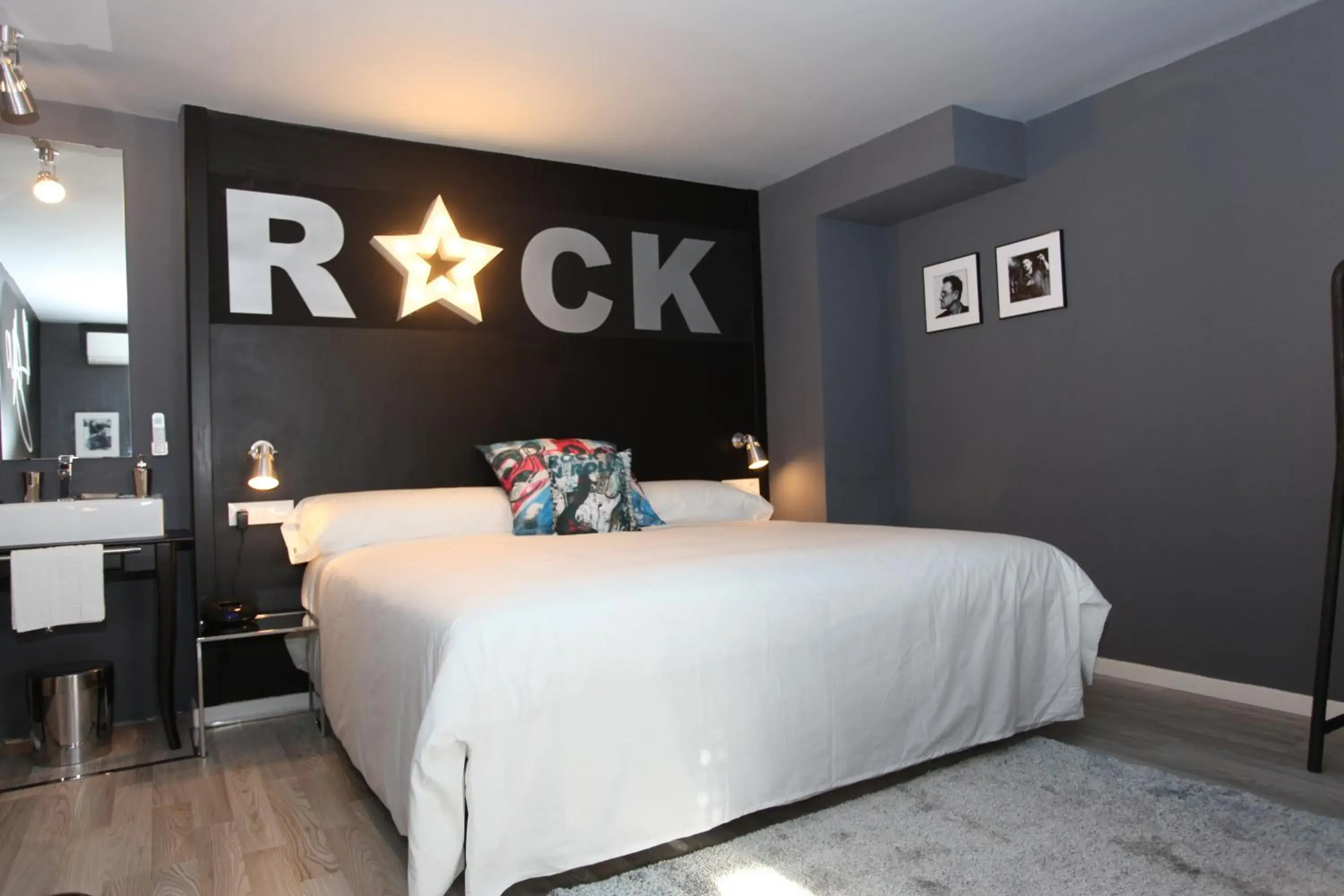Standard Double Room in Hotel Apartamentos Rock Star Standard Double Room in Hotel Apartamentos Rock Star