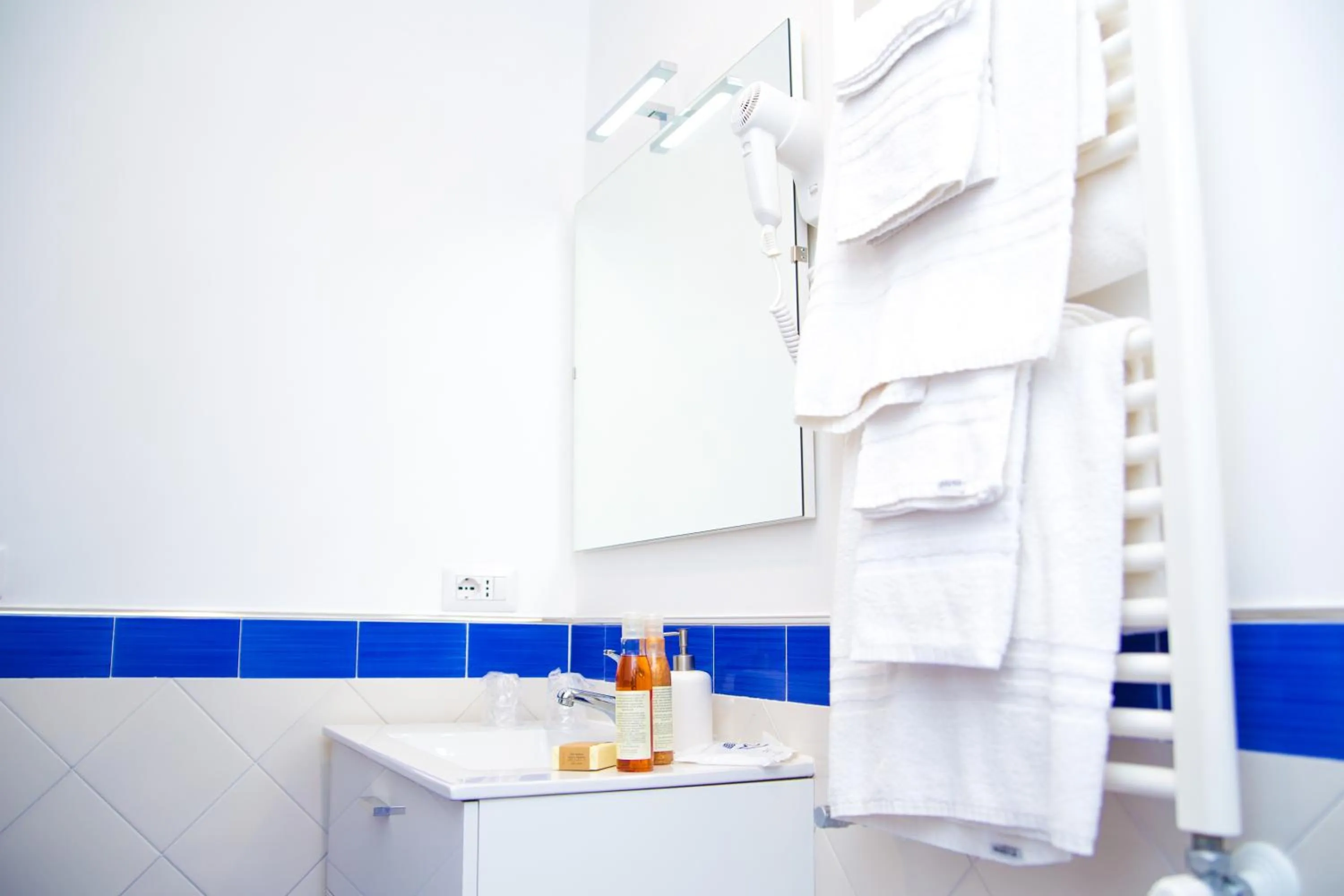 Bathroom in Lemon Flats Sorrento