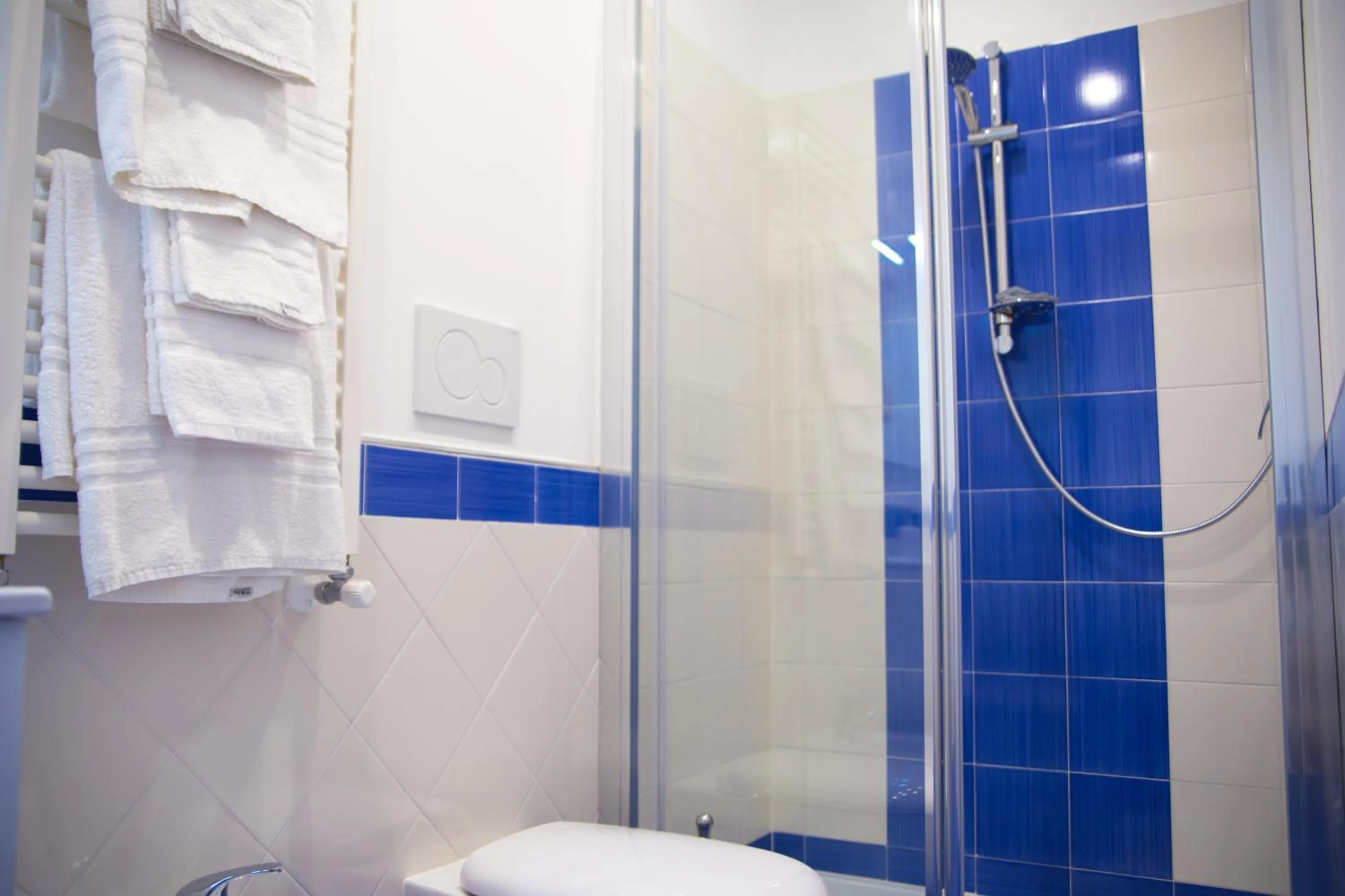 Bathroom in Lemon Flats Sorrento